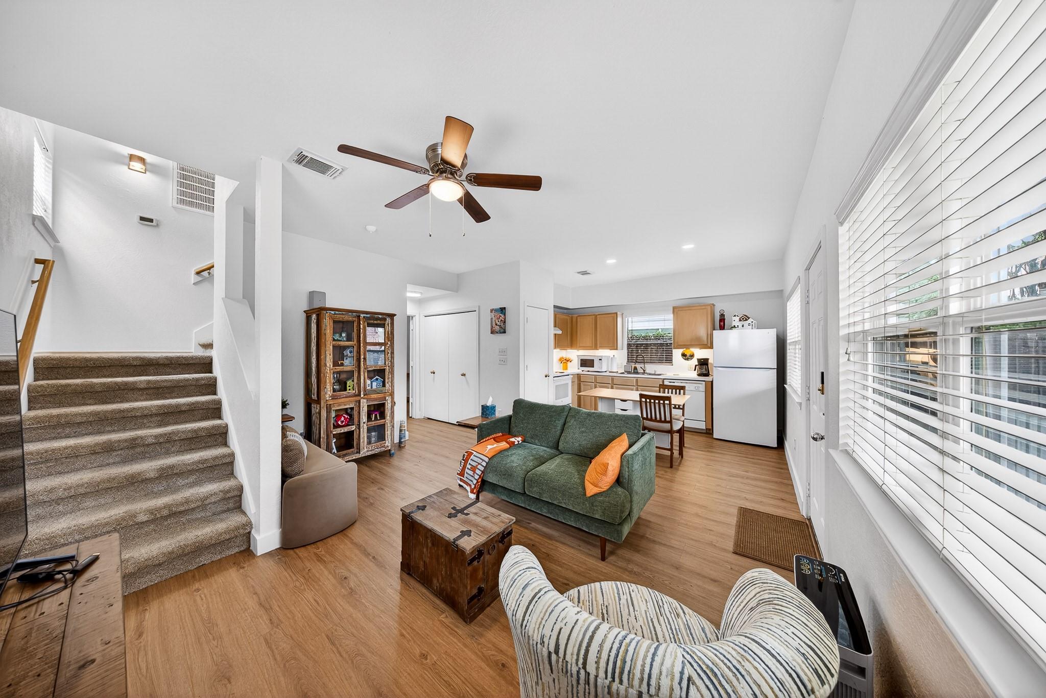 1318 Dennis Street — photo