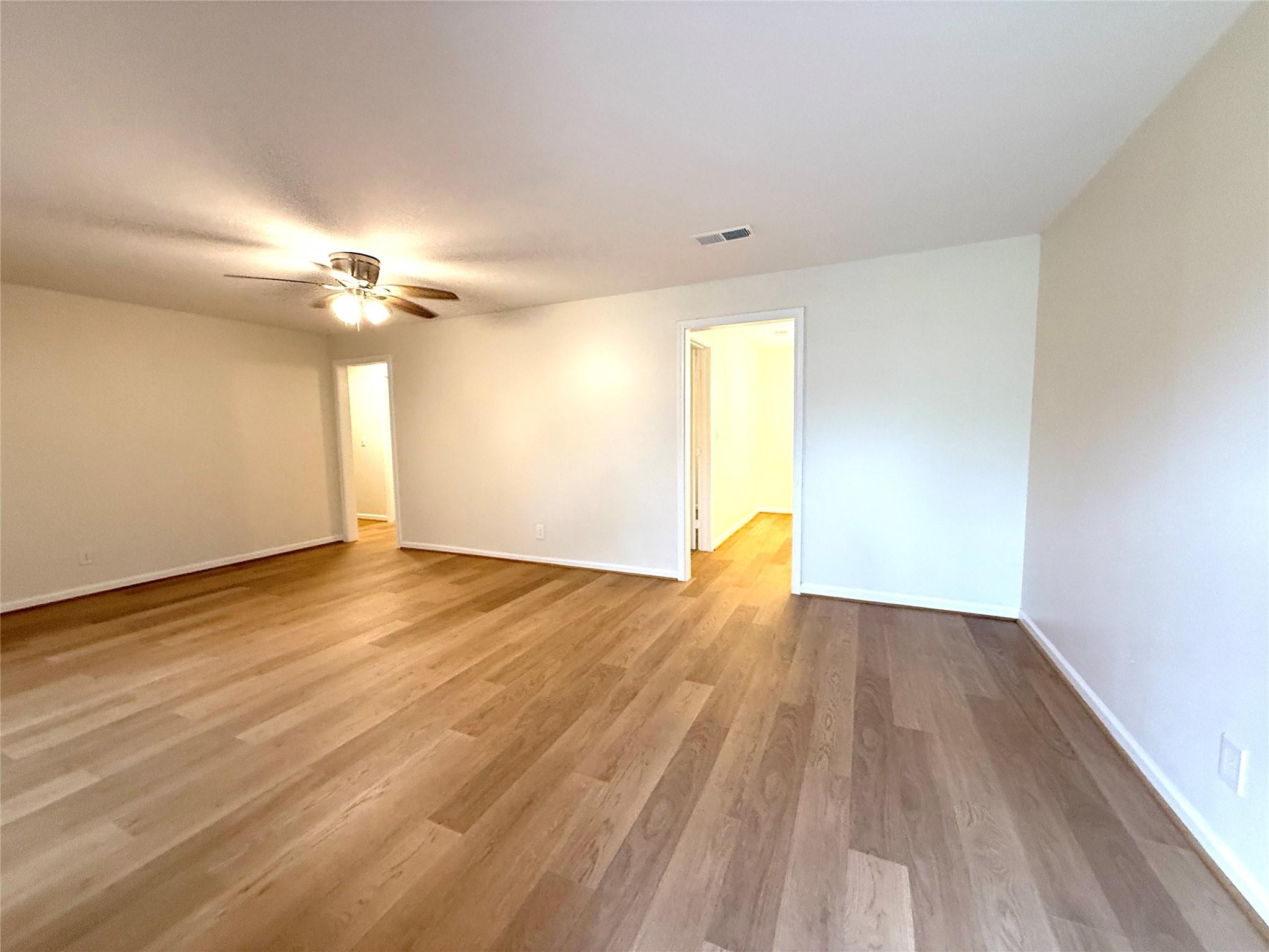 8 Piney Way, Angleton, TX 77515 — photo 3
