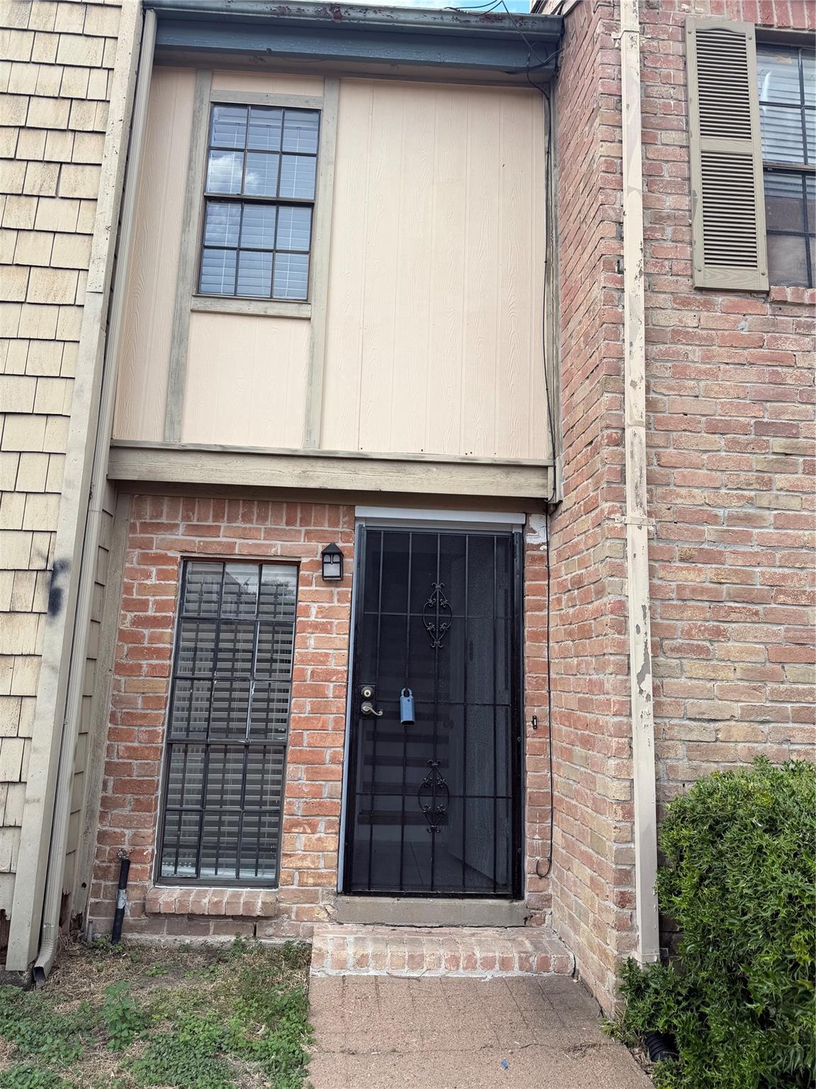 9901 Sharpcrest Street #E6 — photo
