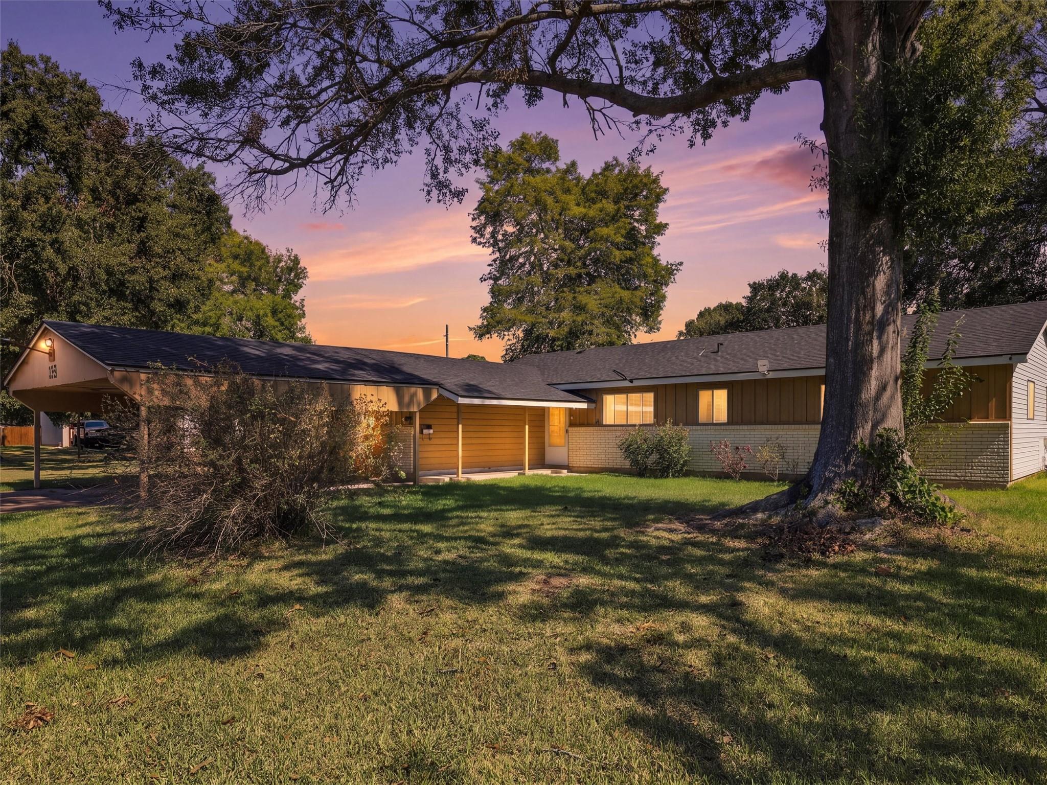 135 Ferndale Lane — photo