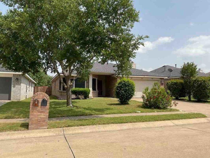 2049 Wildwood Drive — photo