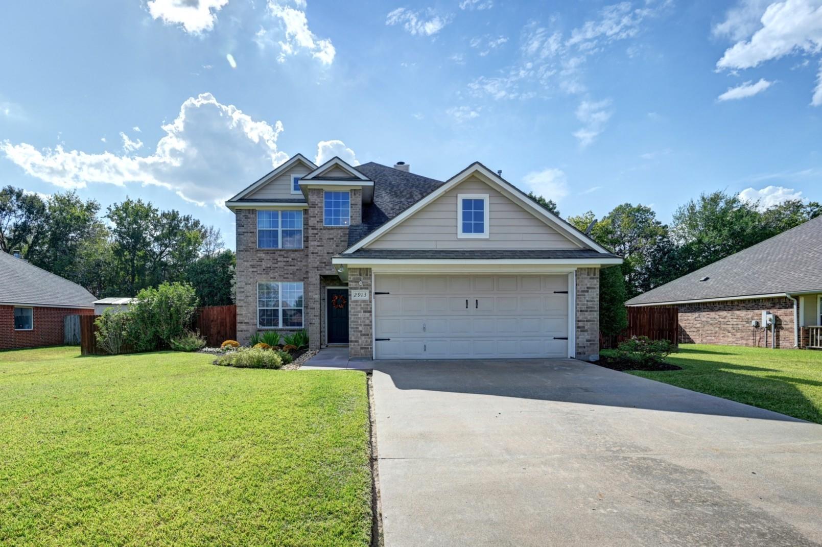 2913 Oakwood Drive — photo