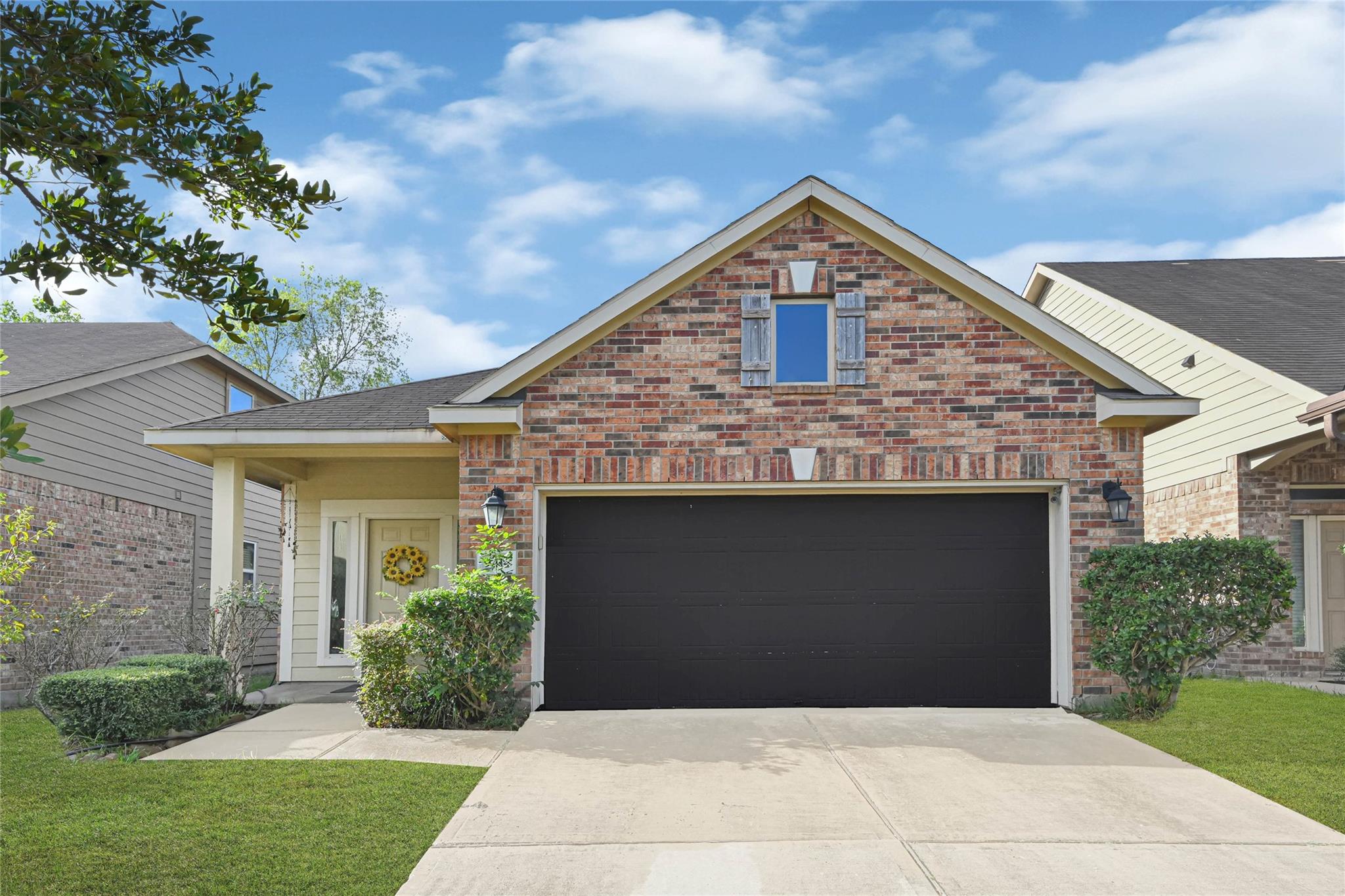 9414 Savannah Holly Drive — photo