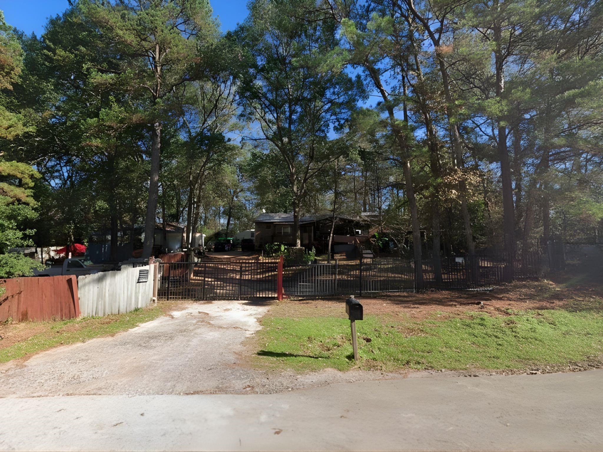 11814 Megan Road — photo