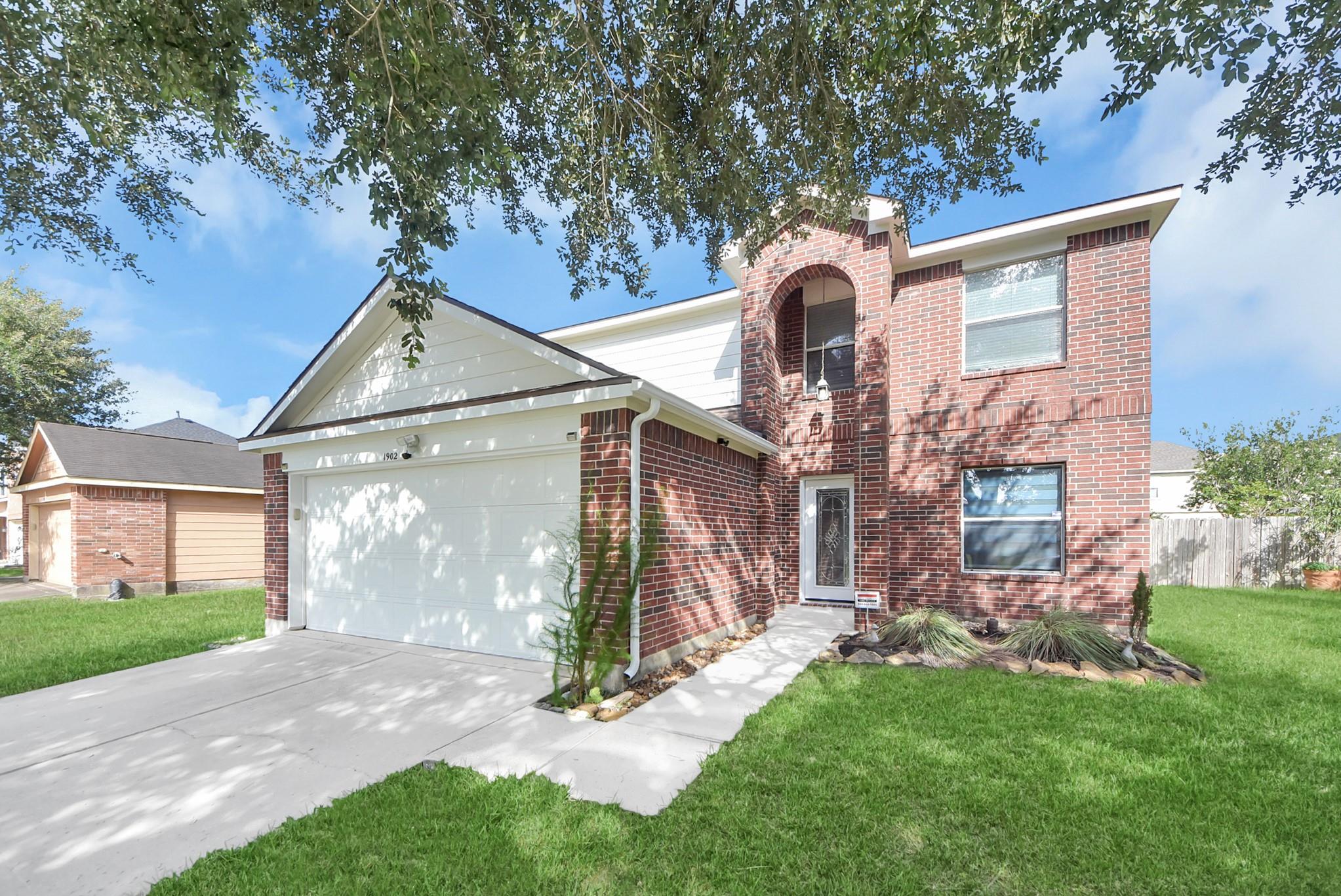 1902 Serenata Lane — photo