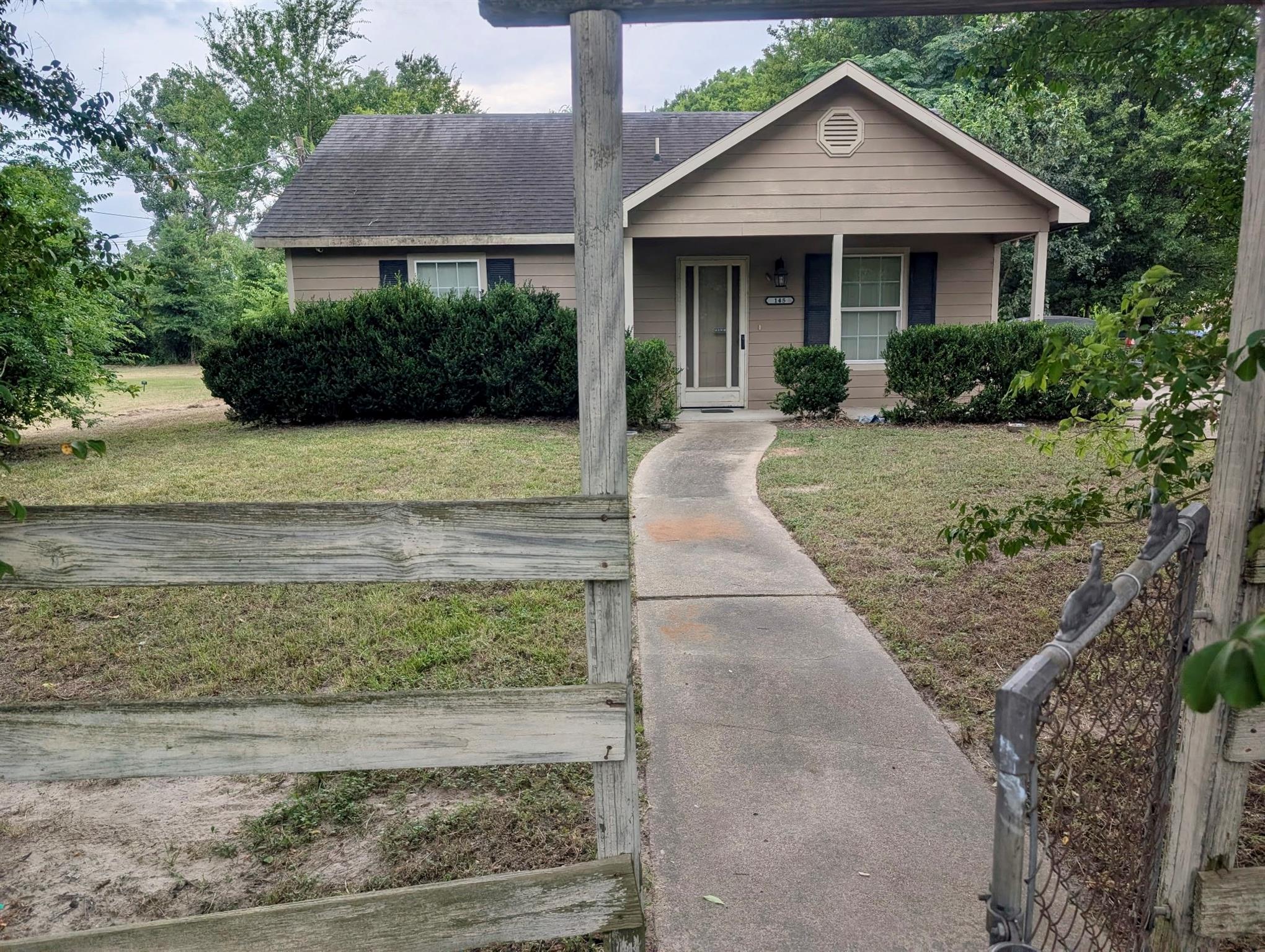 145 Morrow Street, Trinity, TX 75862 — photo 2