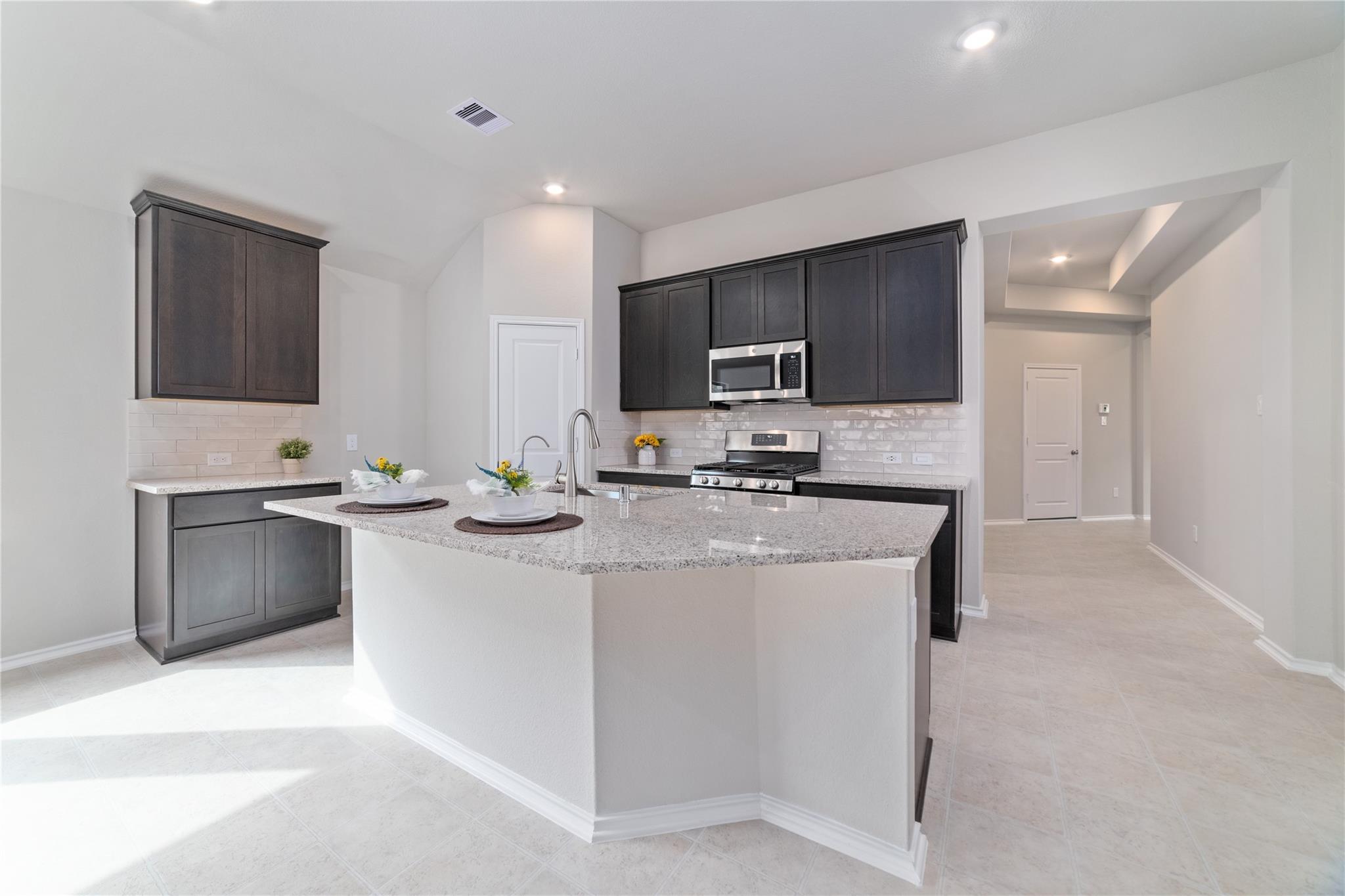 20515 Laila Manor — photo