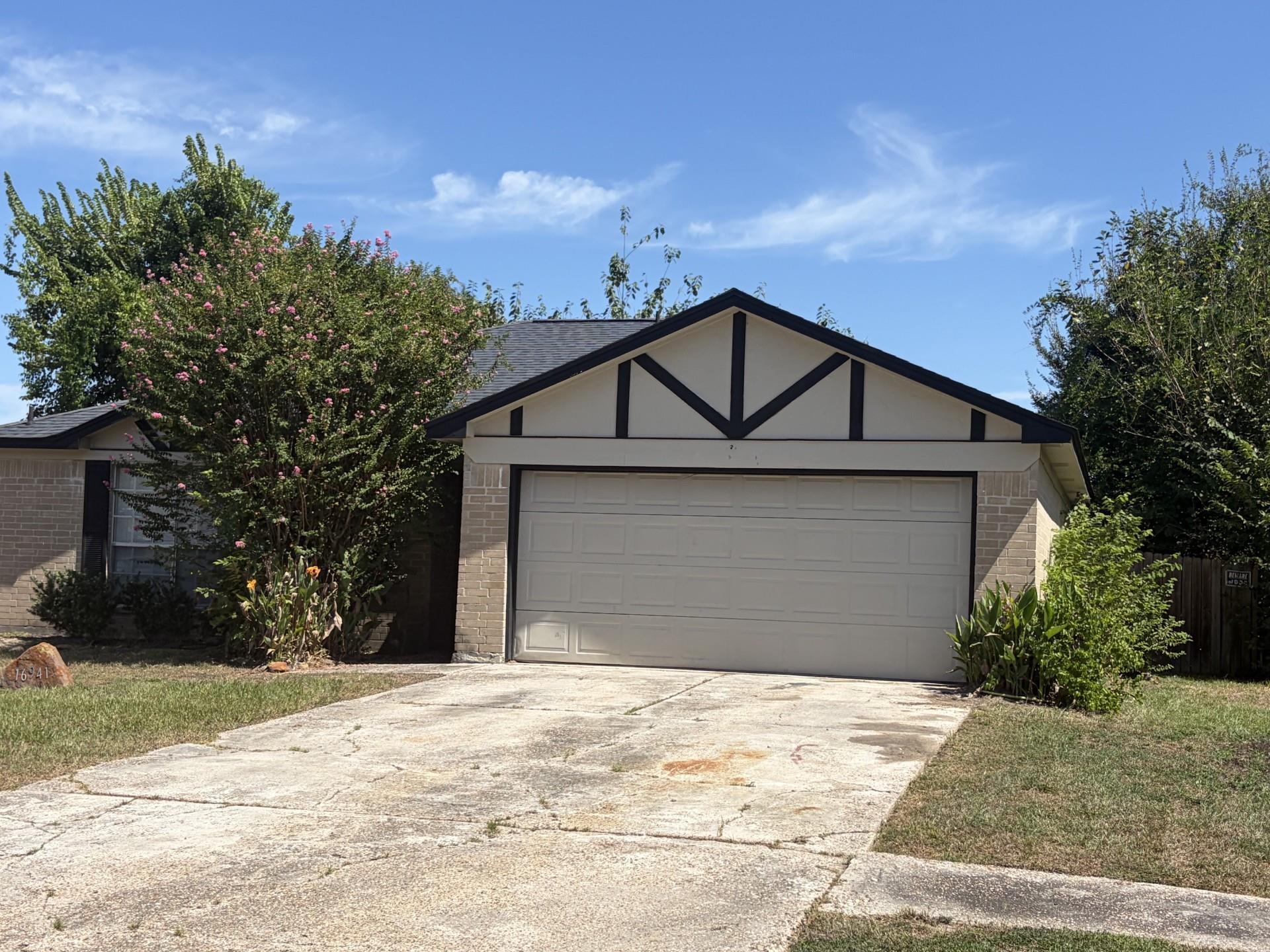 16941 Larkspur Street — photo