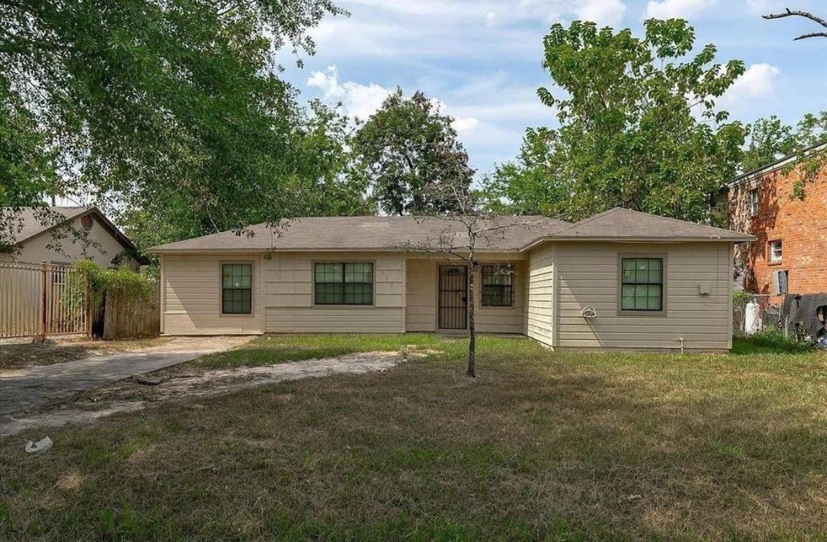 9033 Oak Knoll Lane — photo