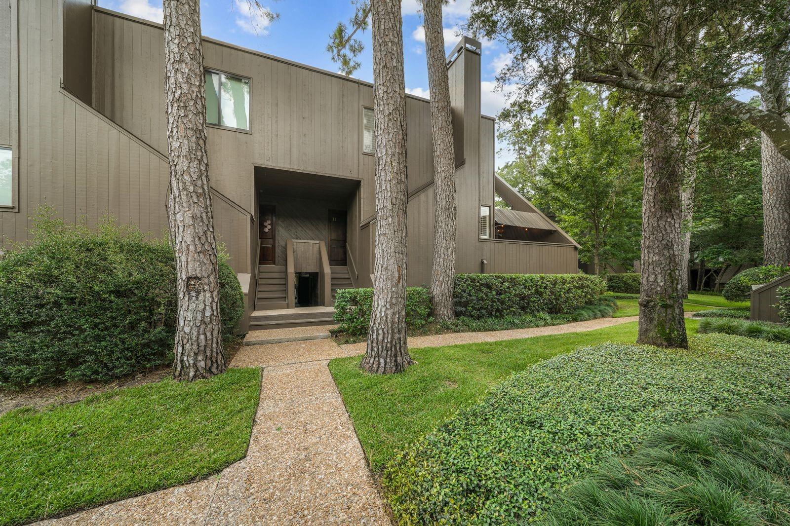 11 Litchfield Lane — photo