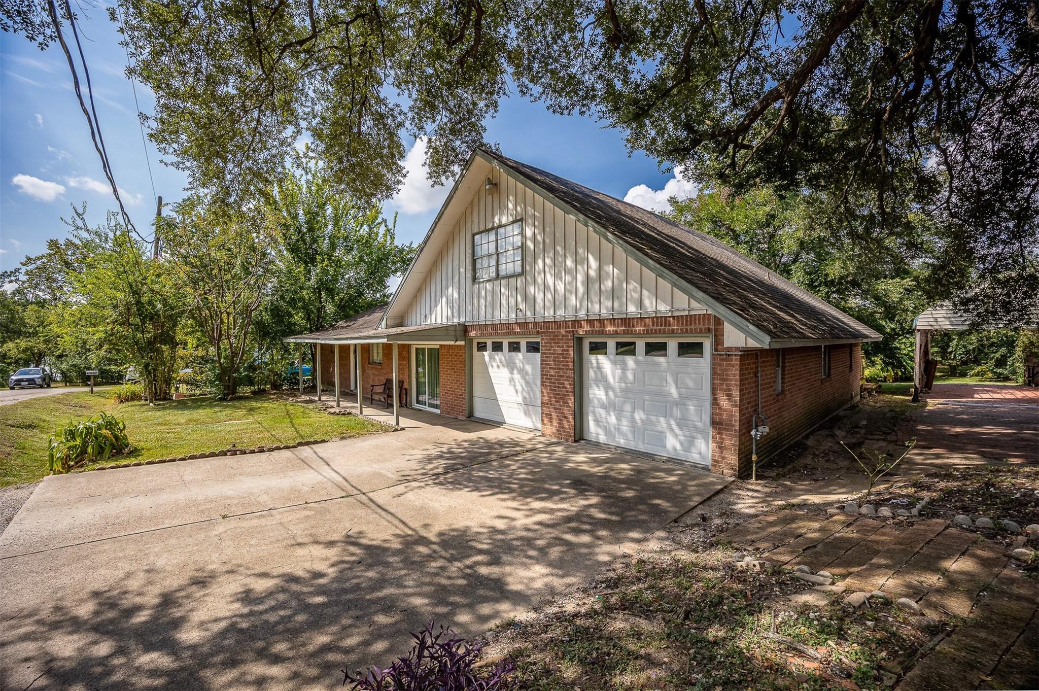 110 S 9th Street — photo