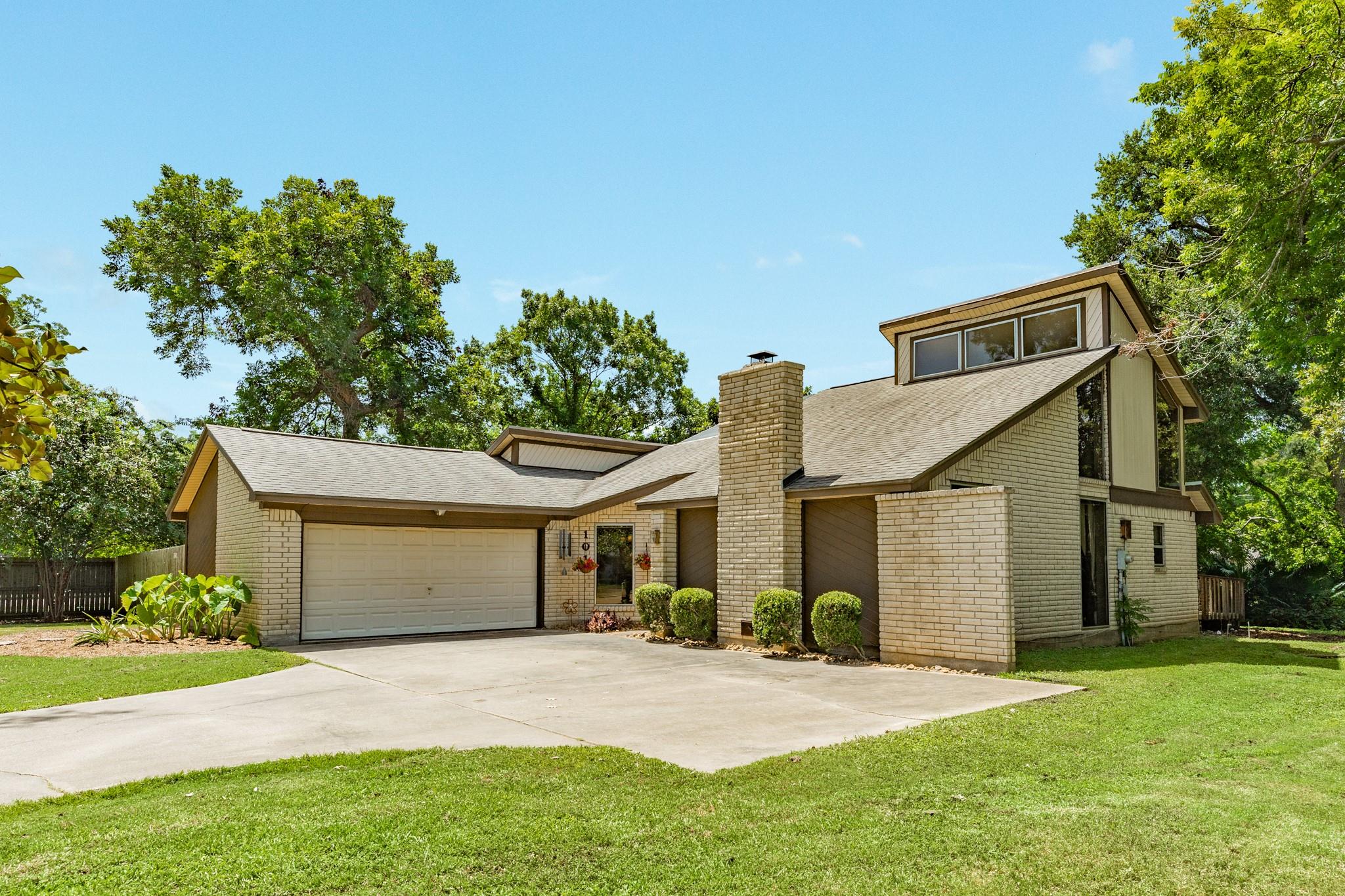 101 Huckleberry Drive — photo