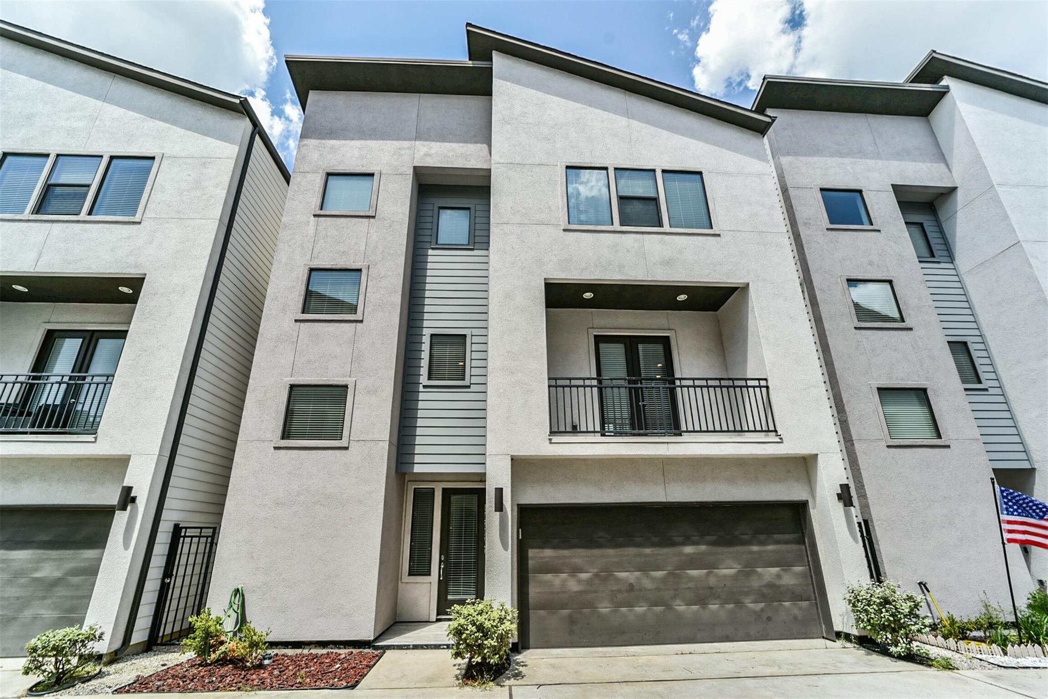10806 Warwana Road #G — photo