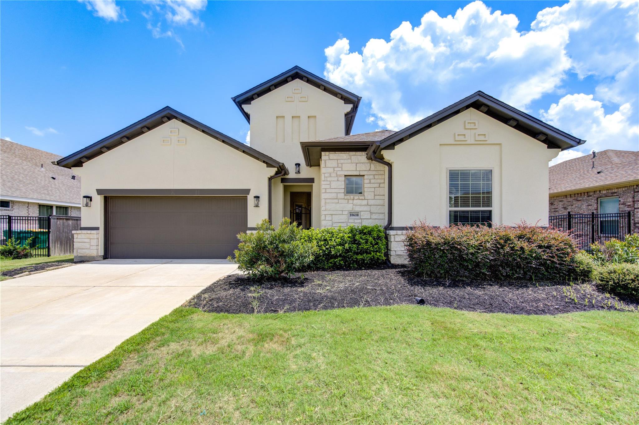 10610 Hazel Hills Drive — photo