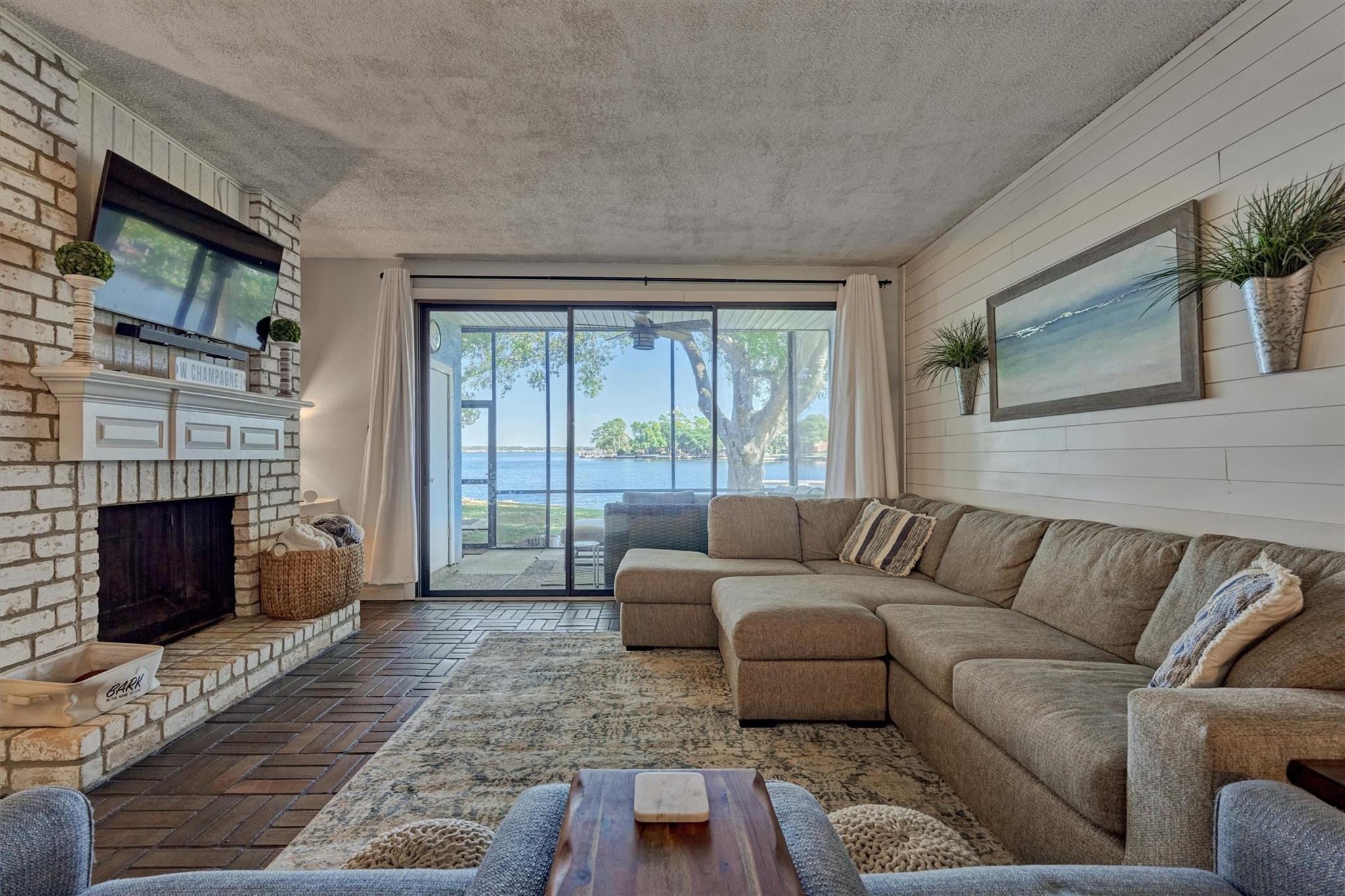 1428 Bowsprit Point — photo