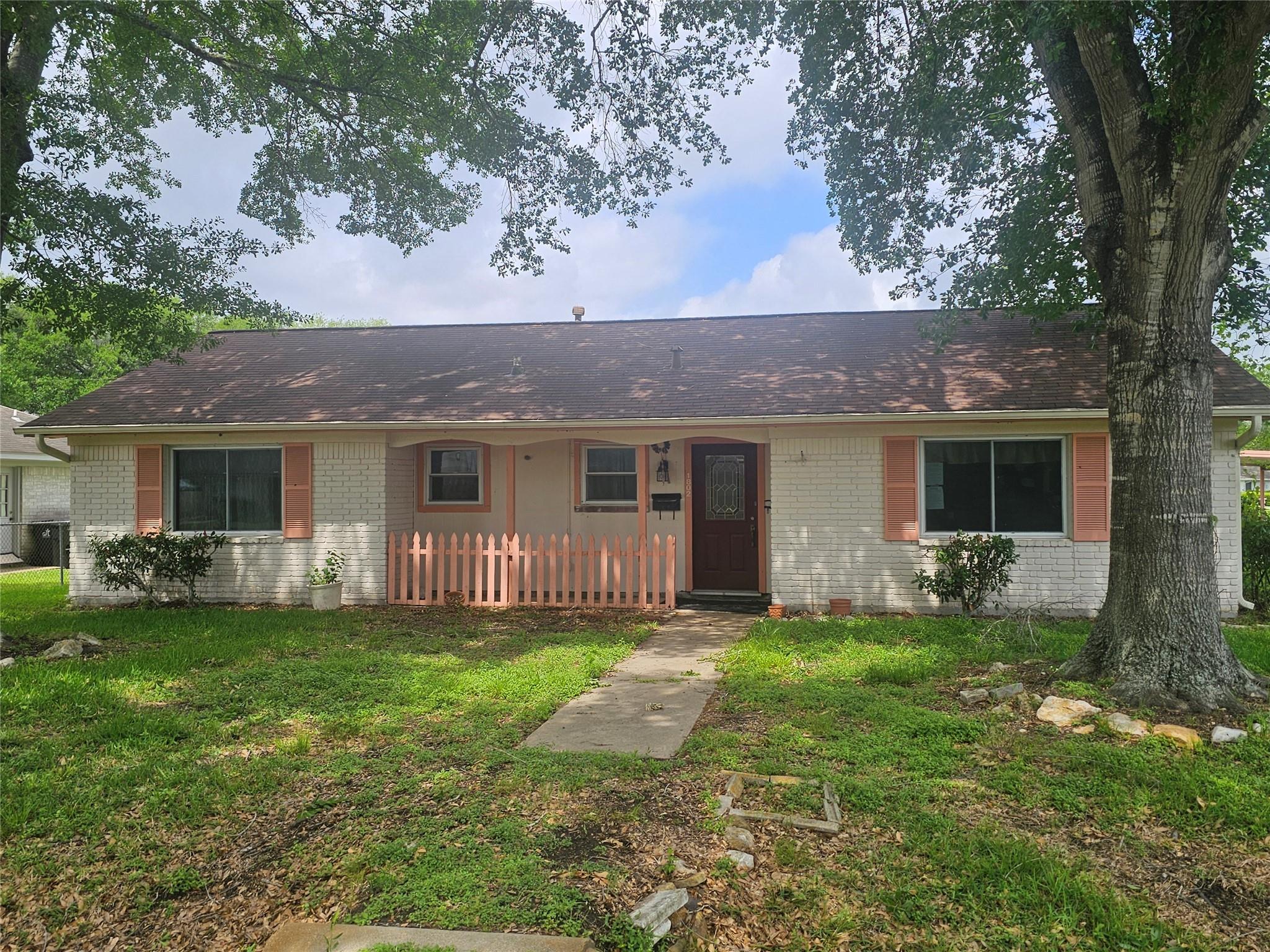 1802 Junker Street — photo
