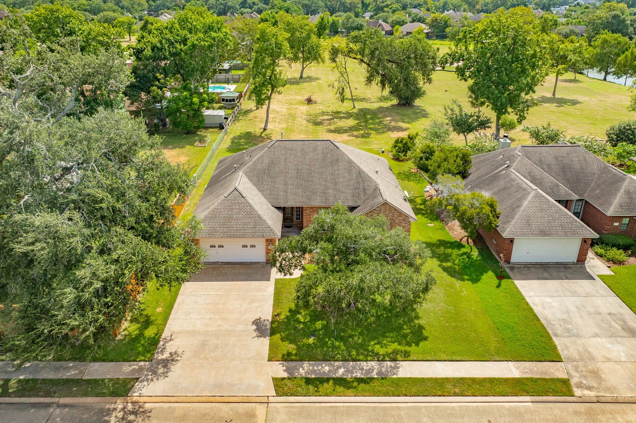 203 Lexington Avenue — photo