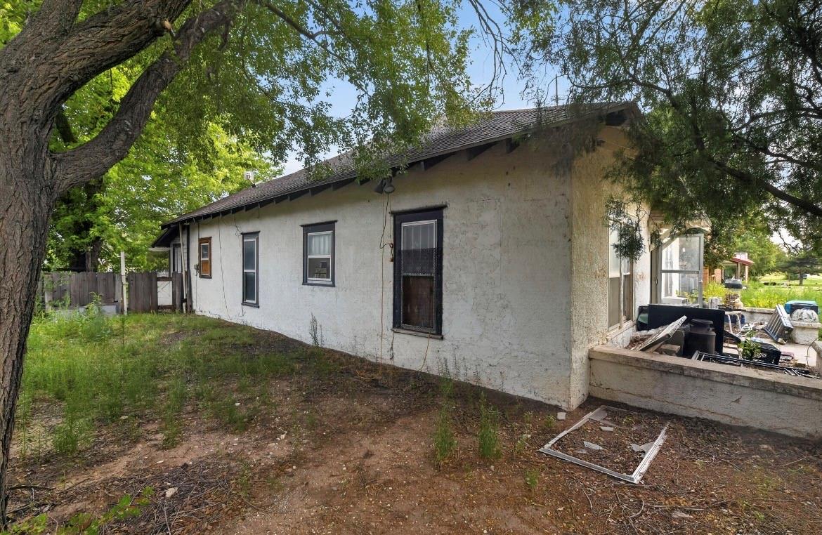 201 E 2nd Street, Higgins, TX 79046 — photo 2