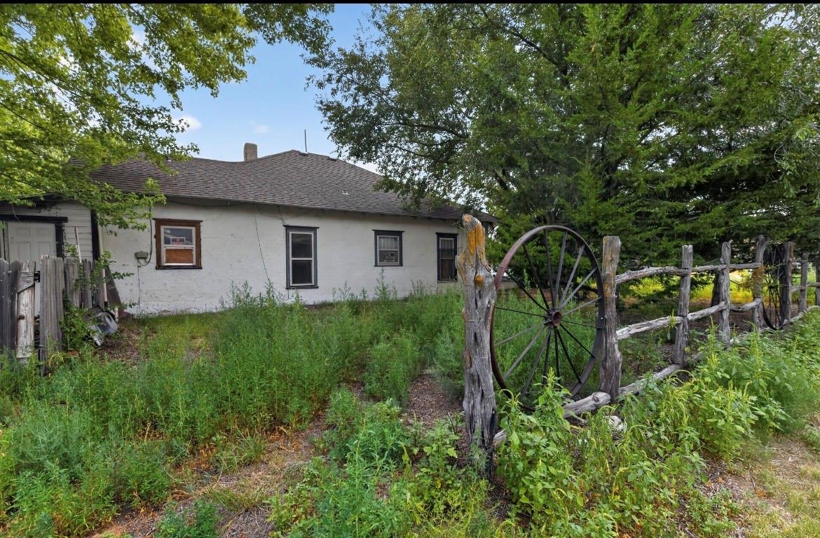 201 E 2nd Street, Higgins, TX 79046 — photo 3