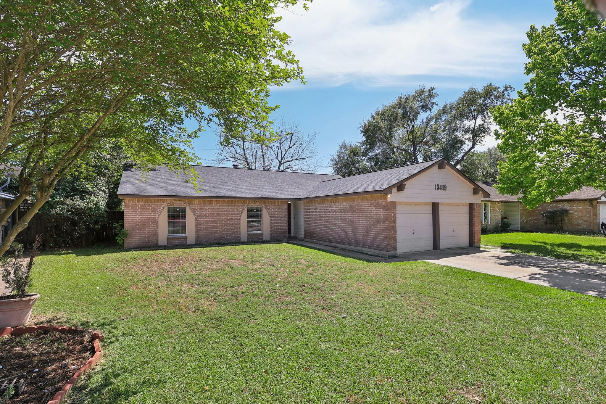 13419 Montaigne Drive — photo