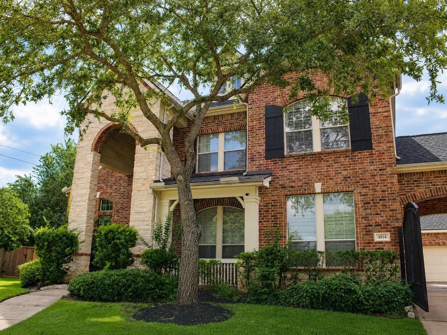4514 Village Forest Drive — photo