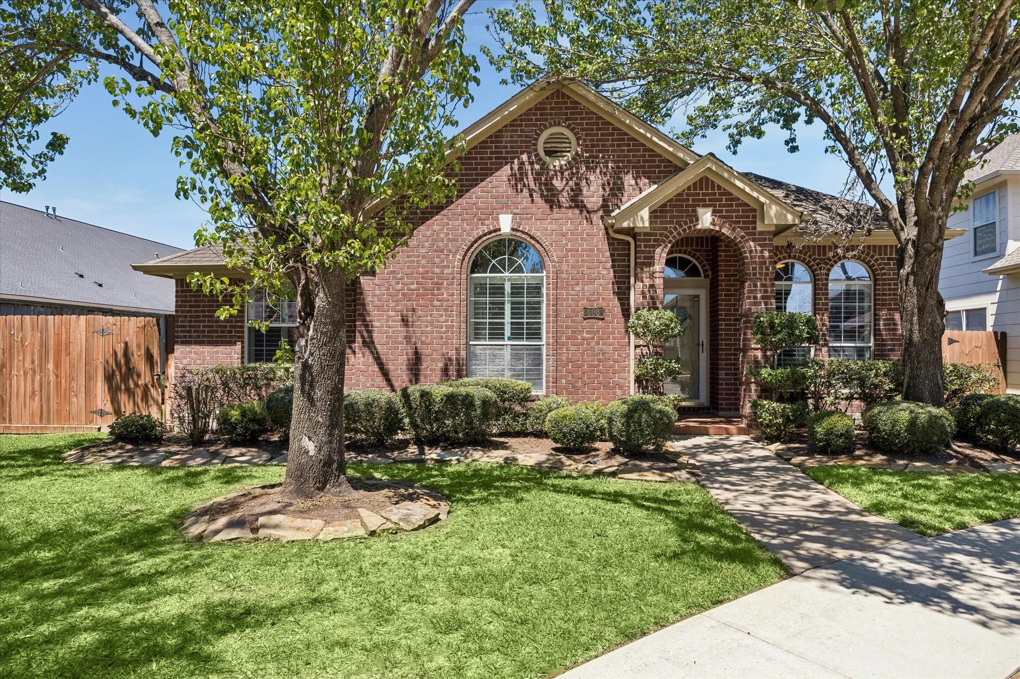 608 Brad Court — photo