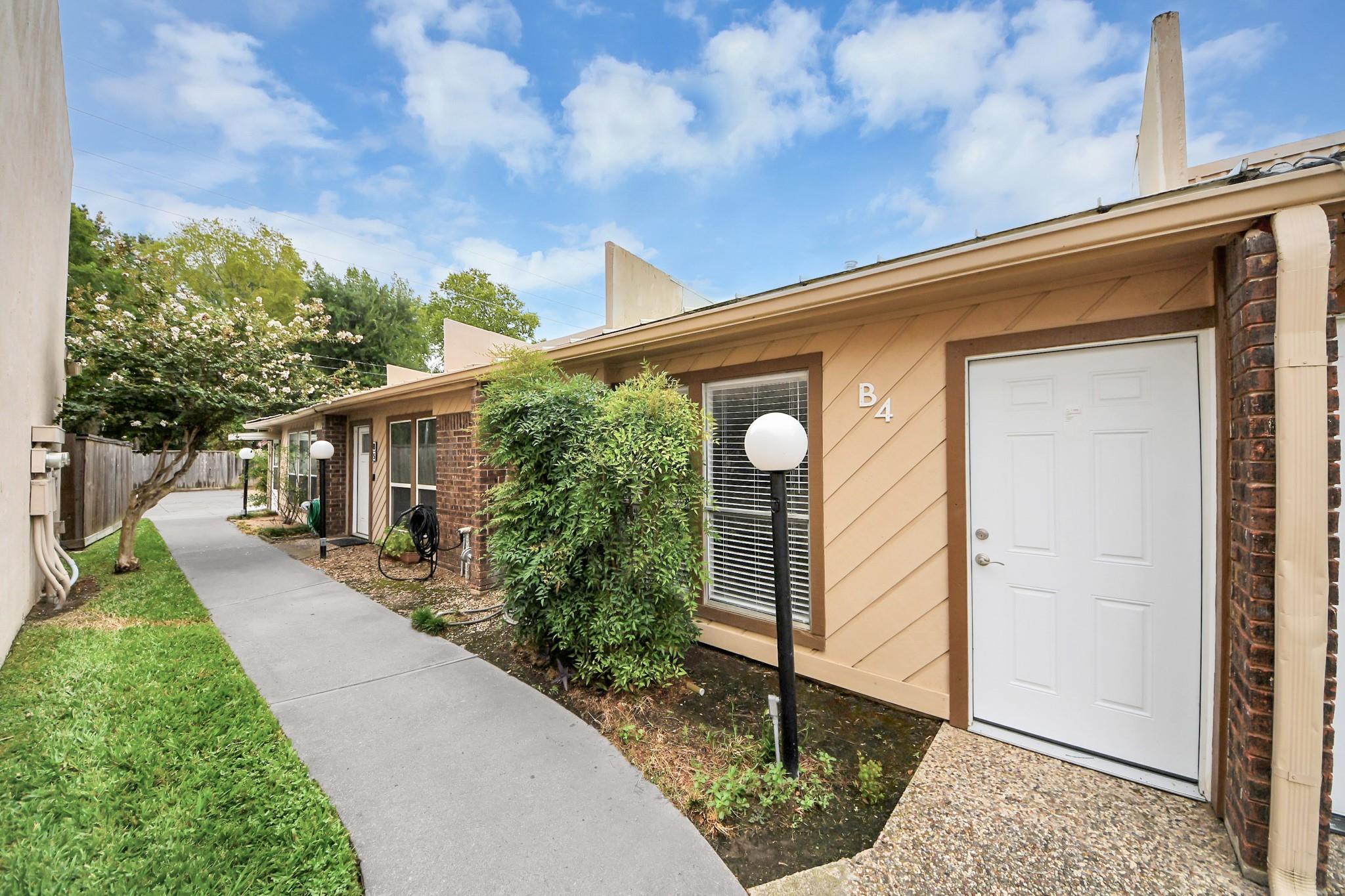 1014 Graham Drive #B4 — photo