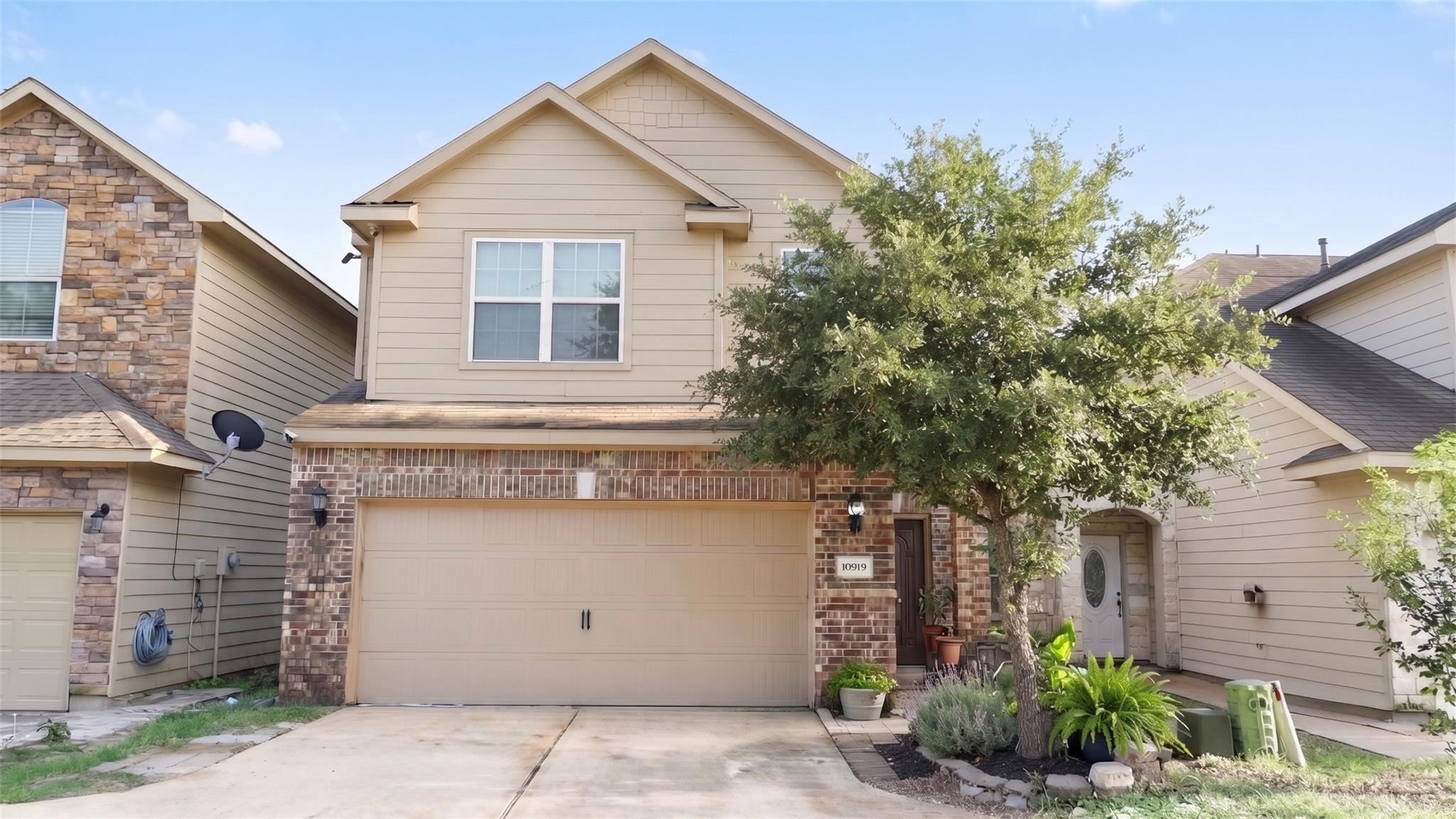10919 Panther Court — photo
