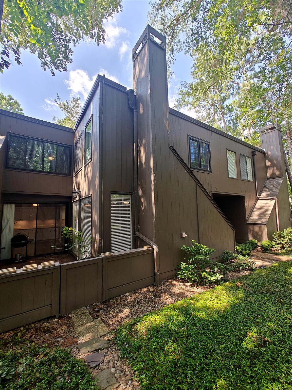 161 Litchfield Lane — photo