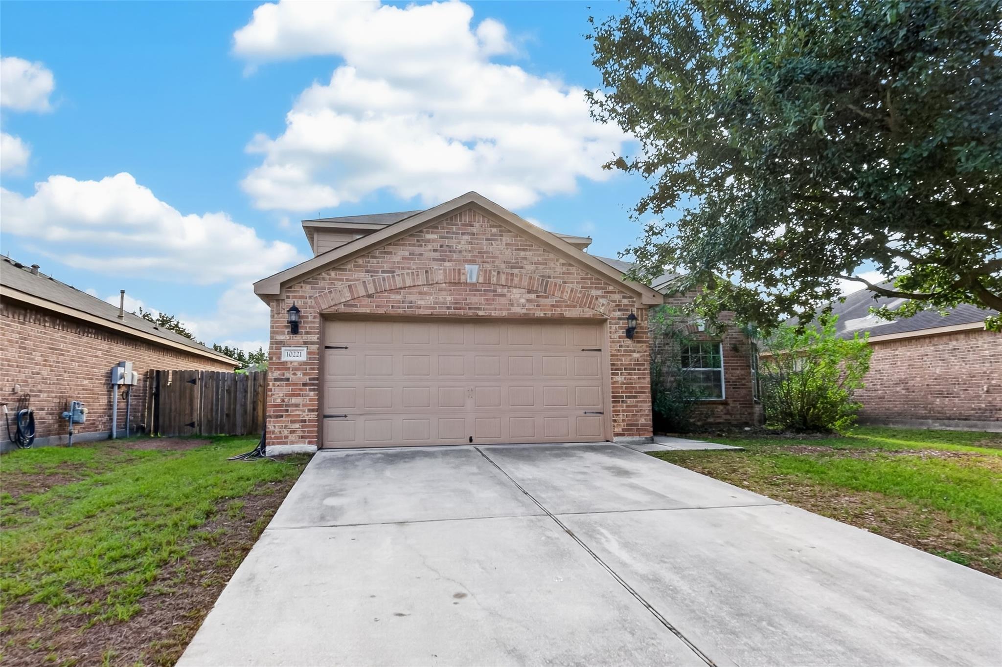 10221 Stone Gate Drive — photo