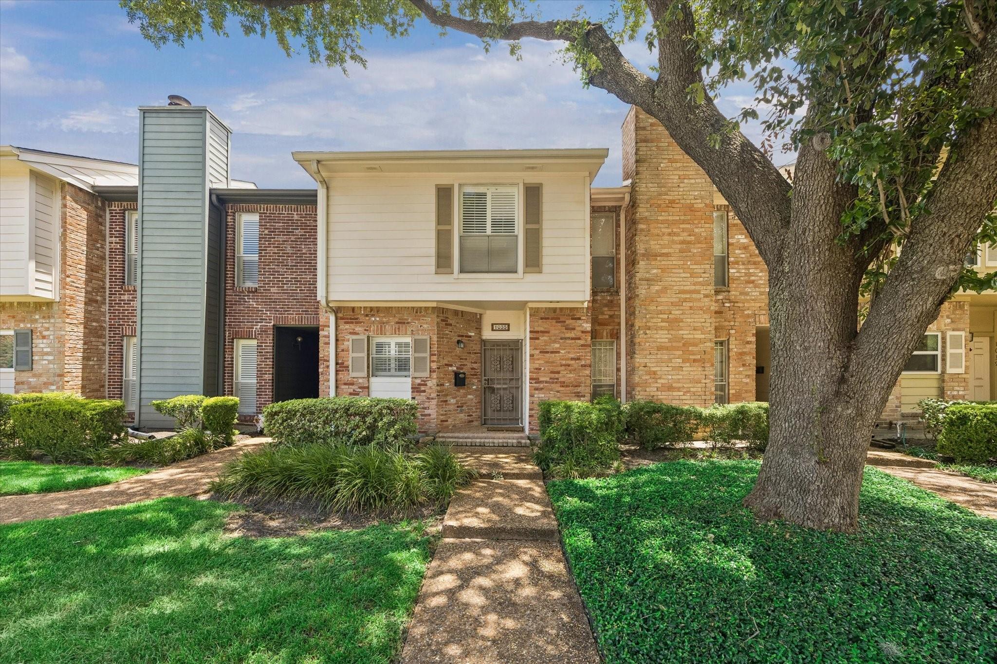 1035 Fountain View Drive — photo