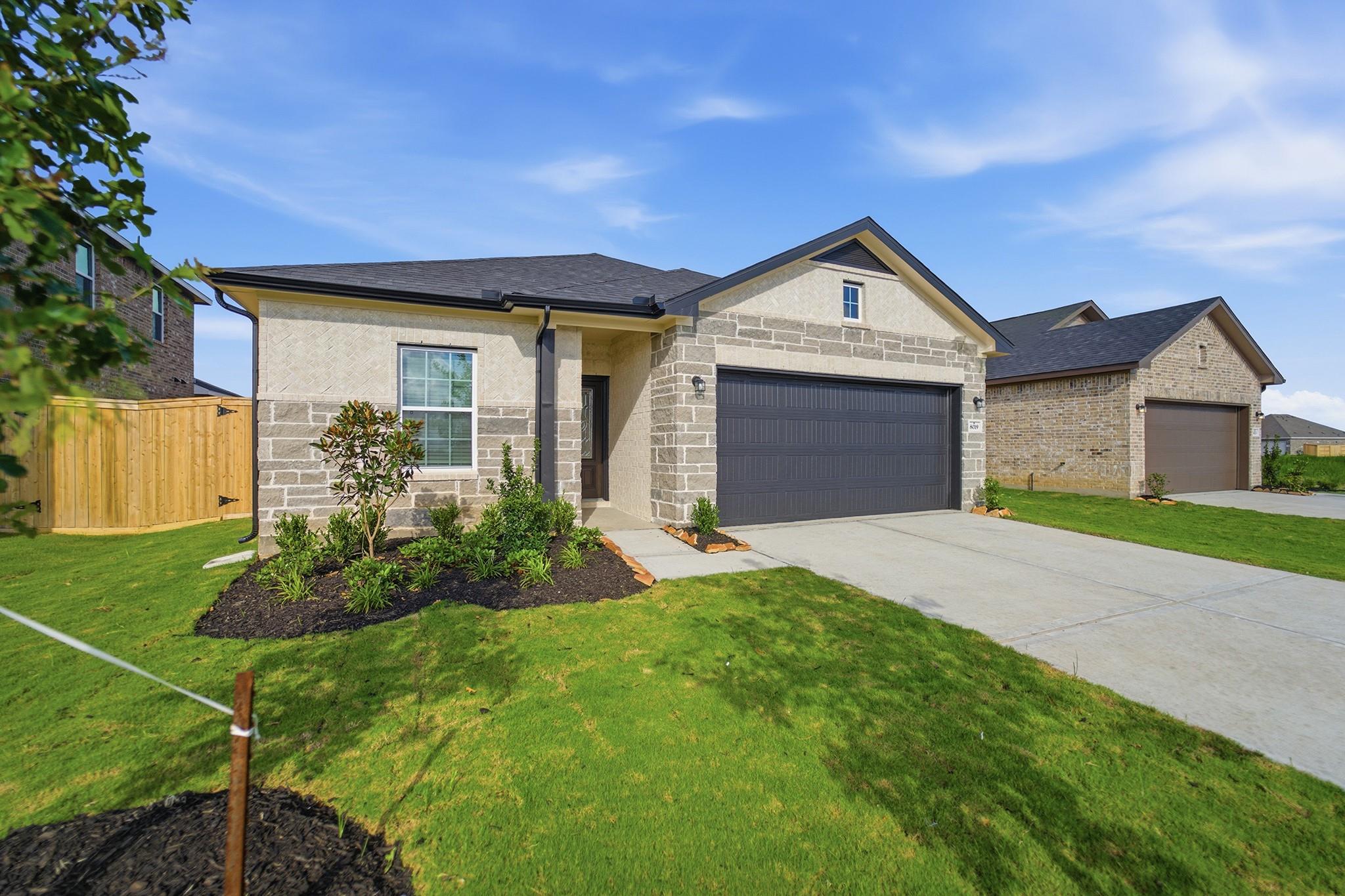 8019 Jasper Meadows, Angleton, TX 77515 — photo 2