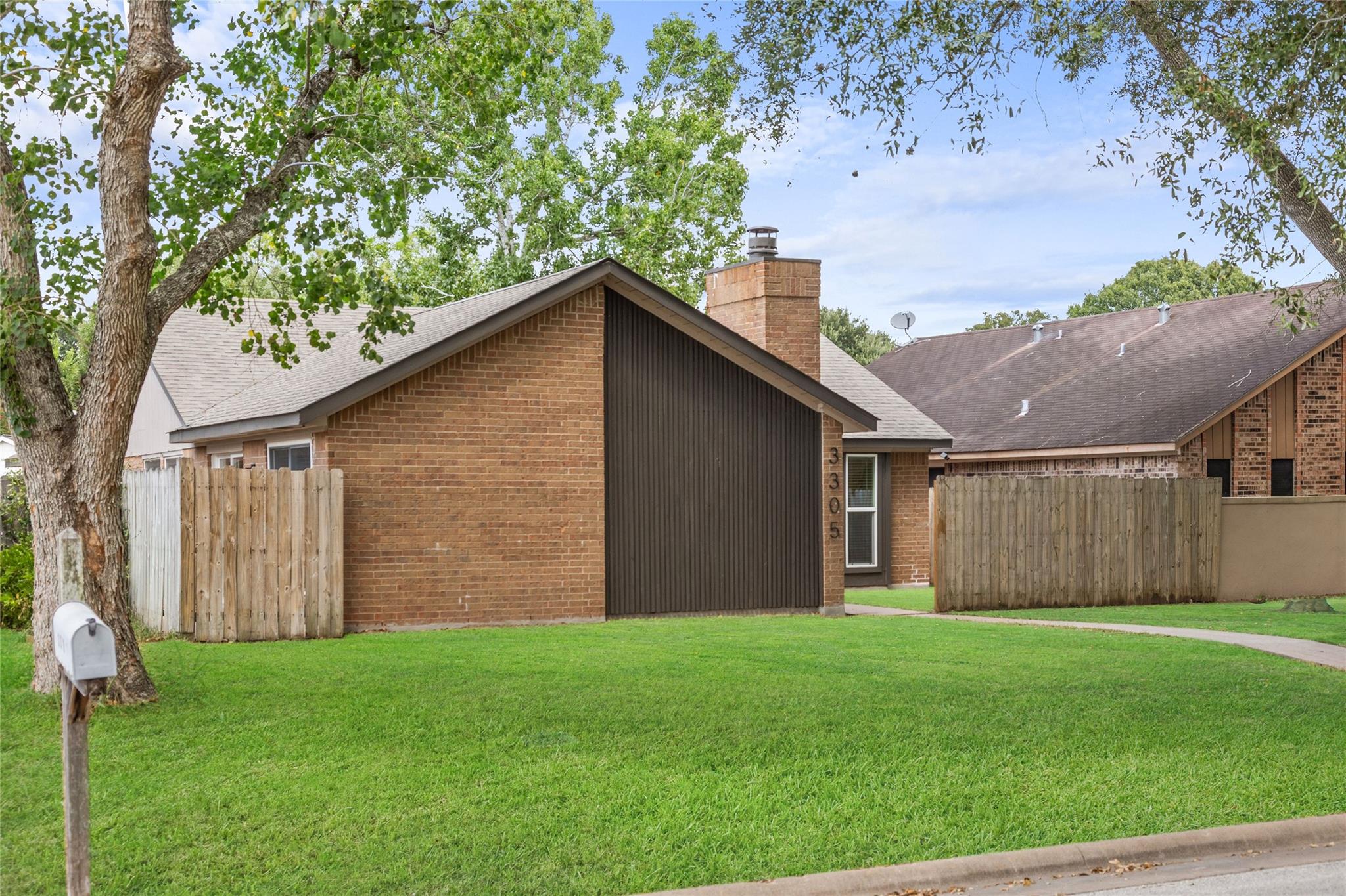 3305 Avenue R, Rosenberg, TX 77471 — photo 2