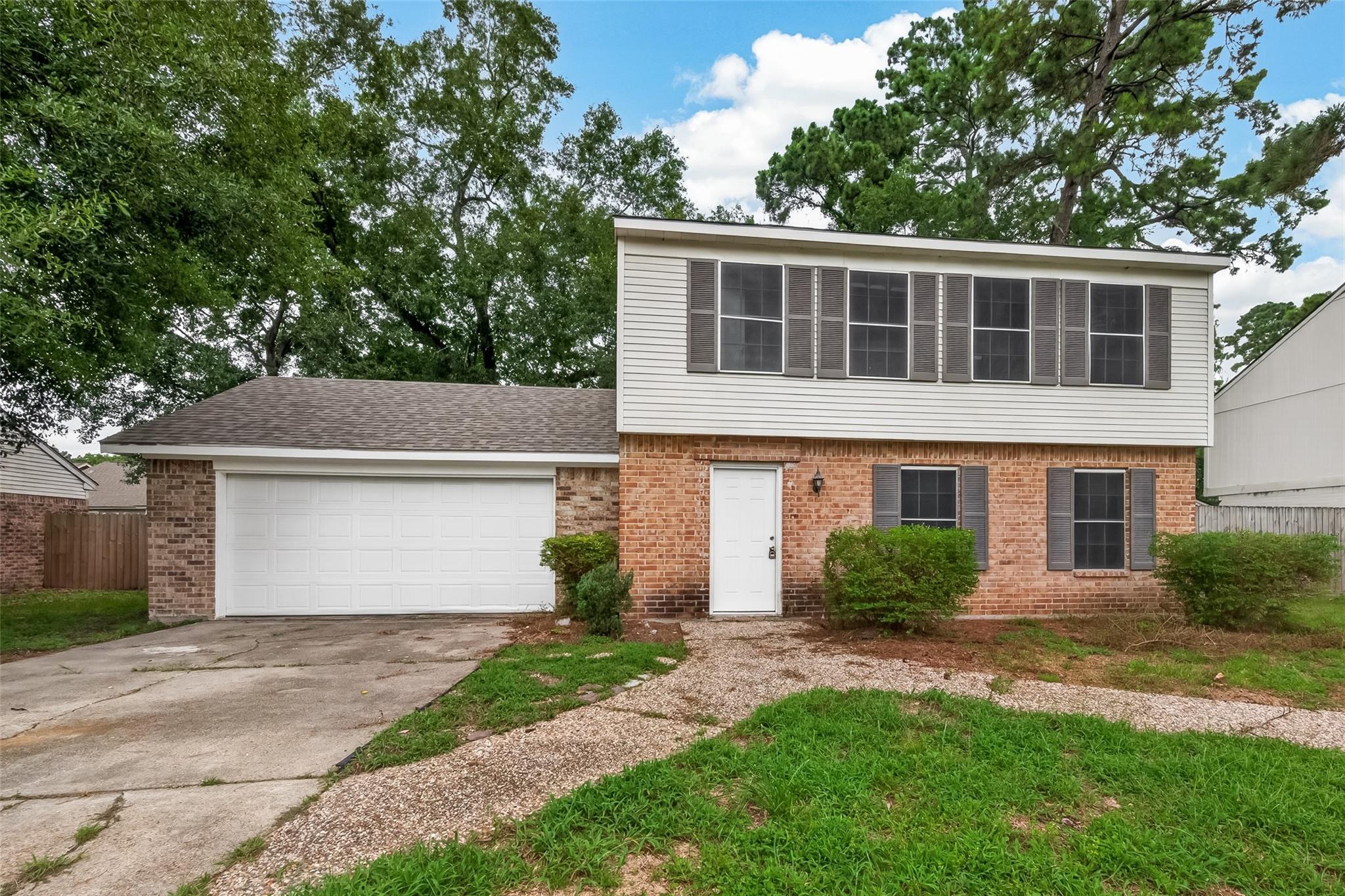 2711 Wood River Drive — photo