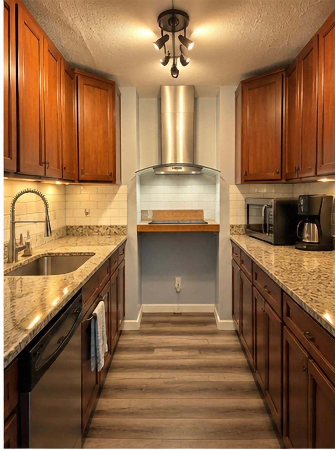 9009 Richmond Avenue #403 — photo