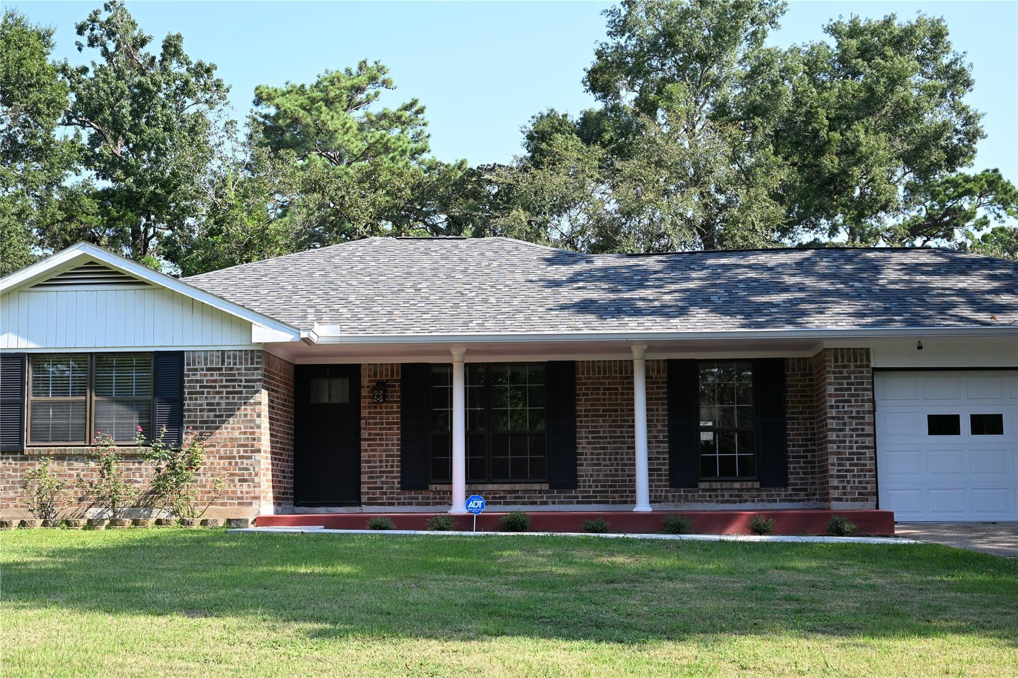 212 Summit Drive, Conroe, TX 77303 — photo 2