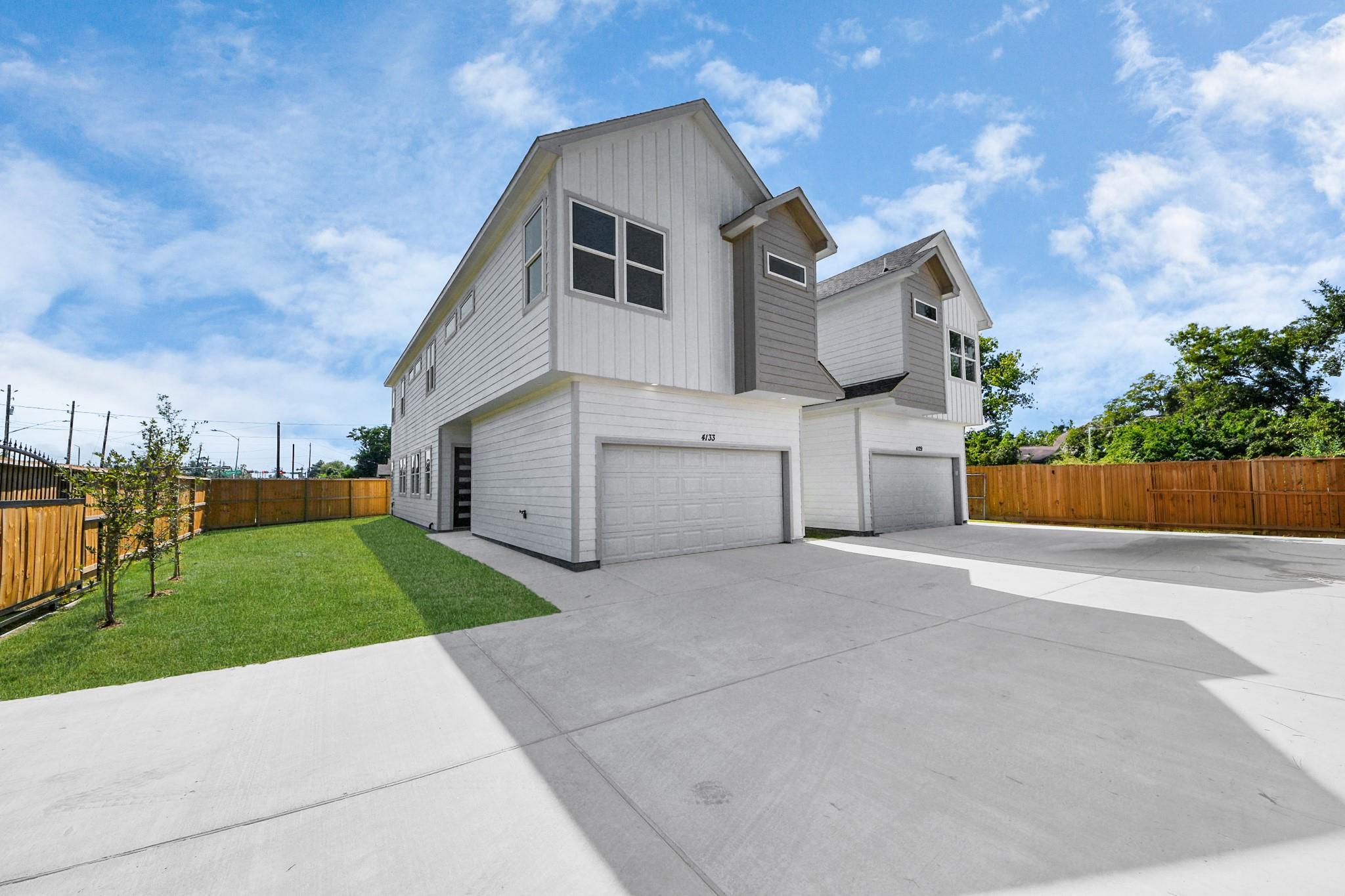 4133 E Toliver Street — photo