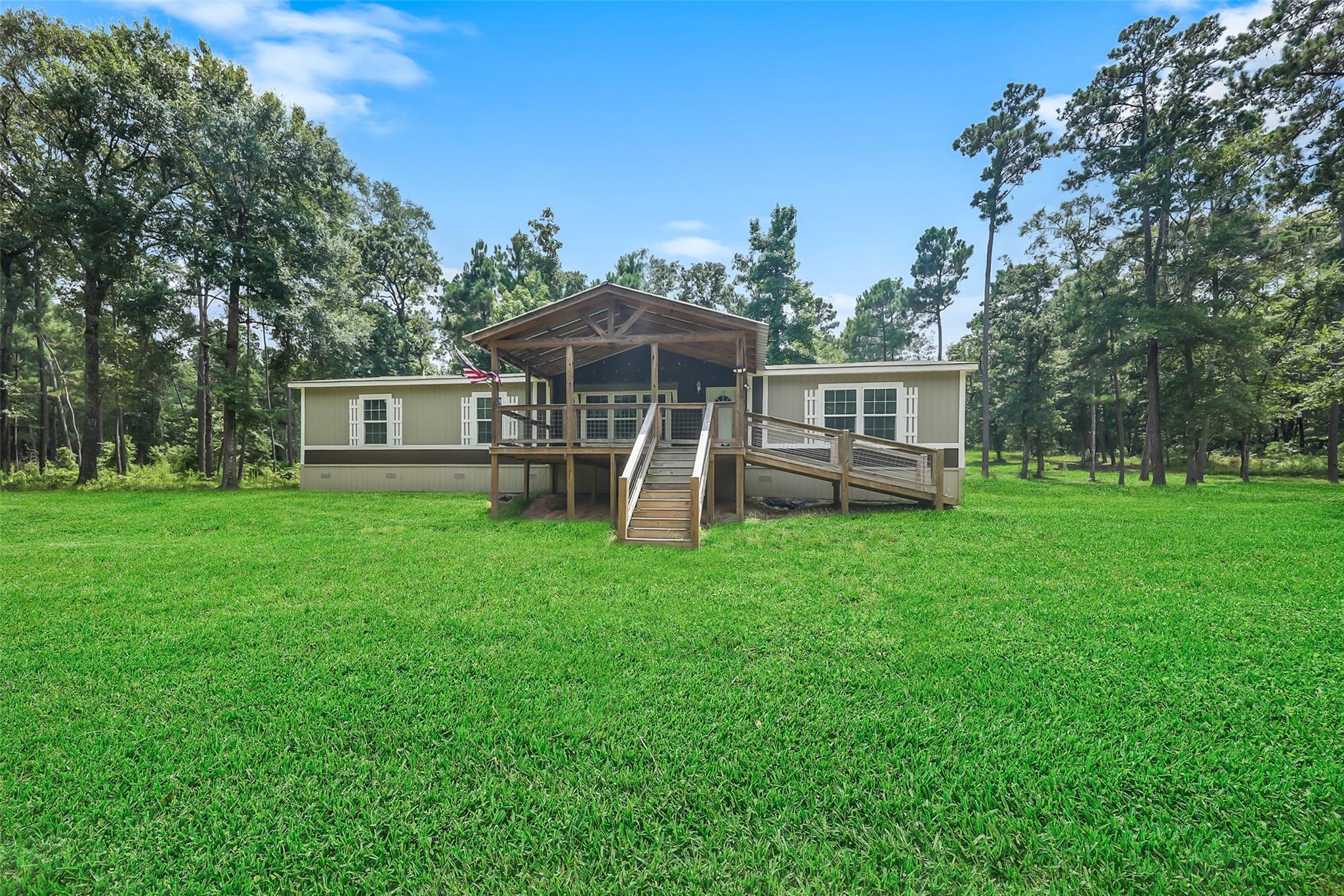 577 Winding River Road — photo