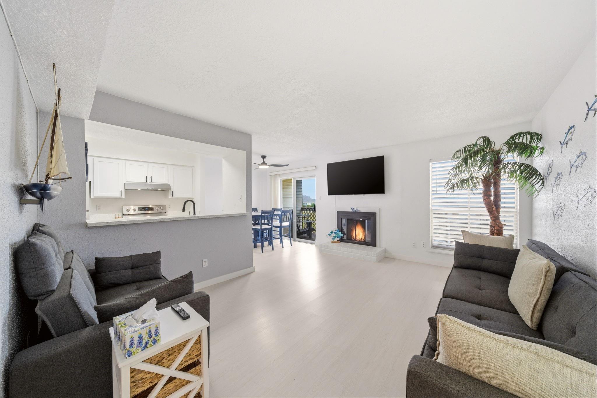 7600 Emmett F Lowry Expressway #806 — photo