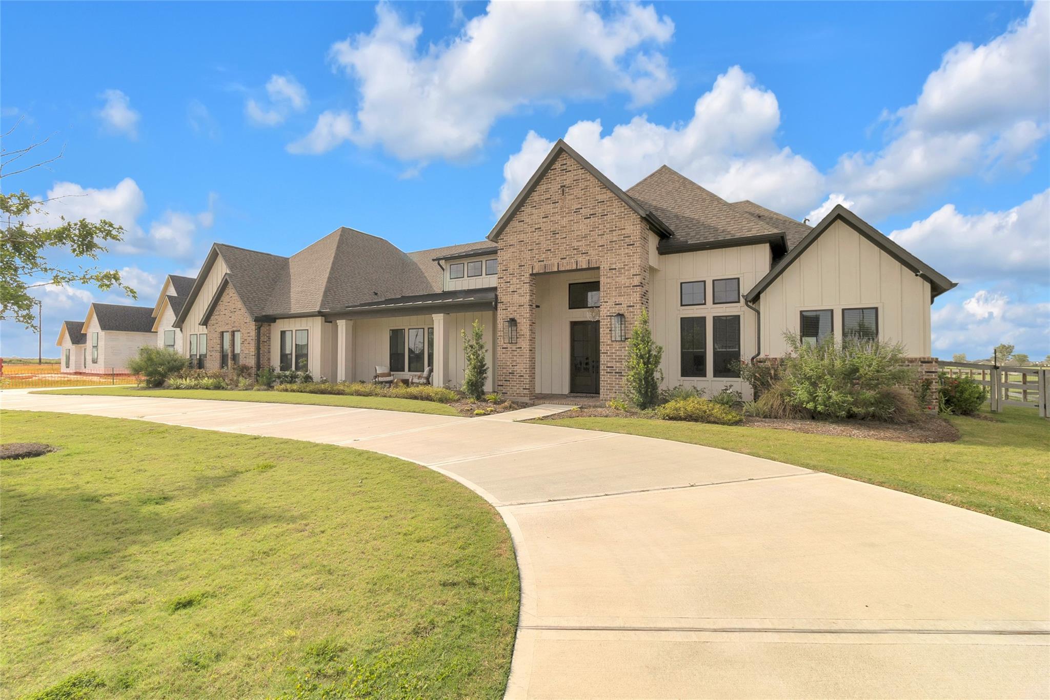1024 Lake Breeze Drive — photo
