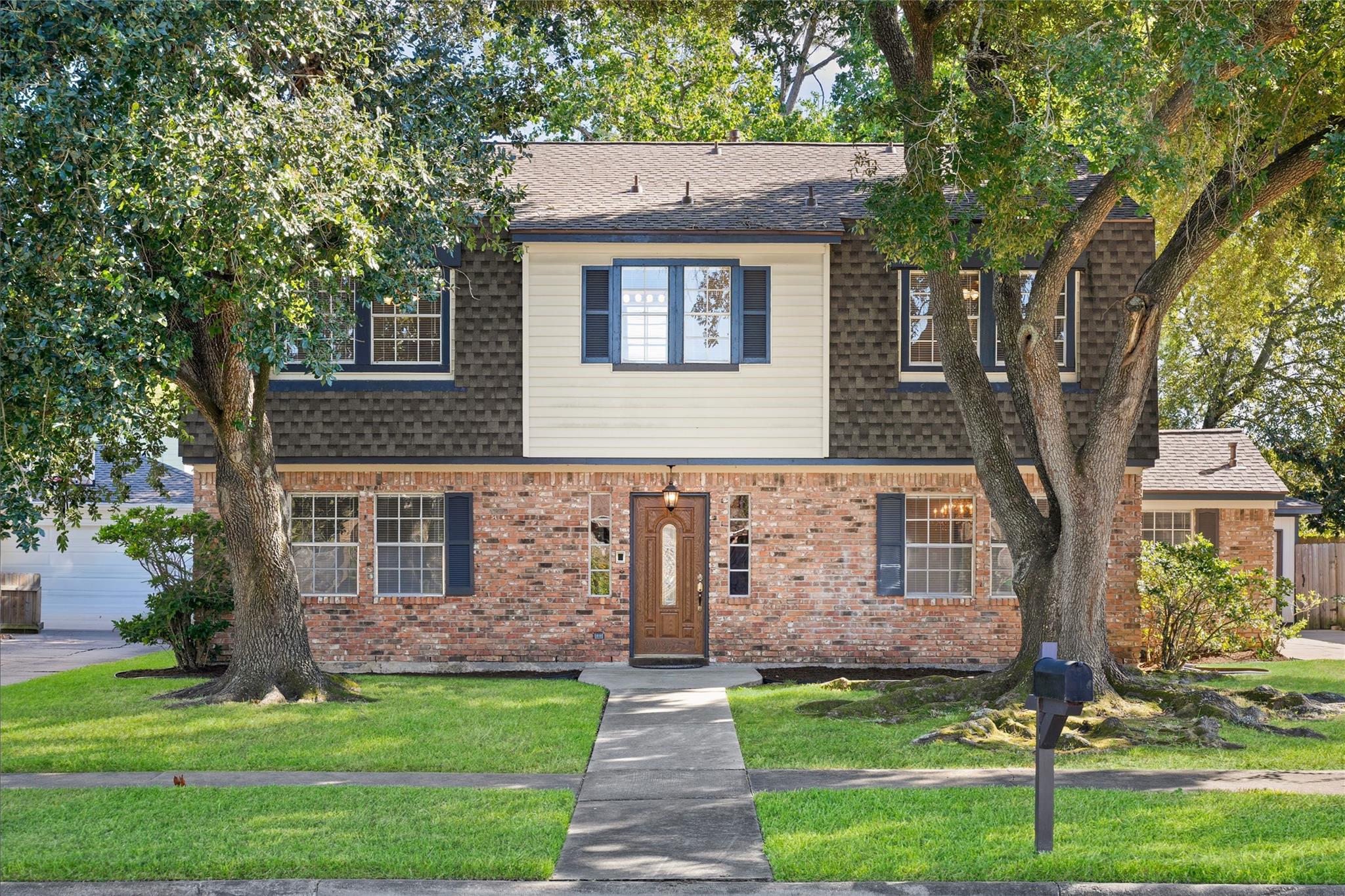 16418 Heatherdale Drive — photo