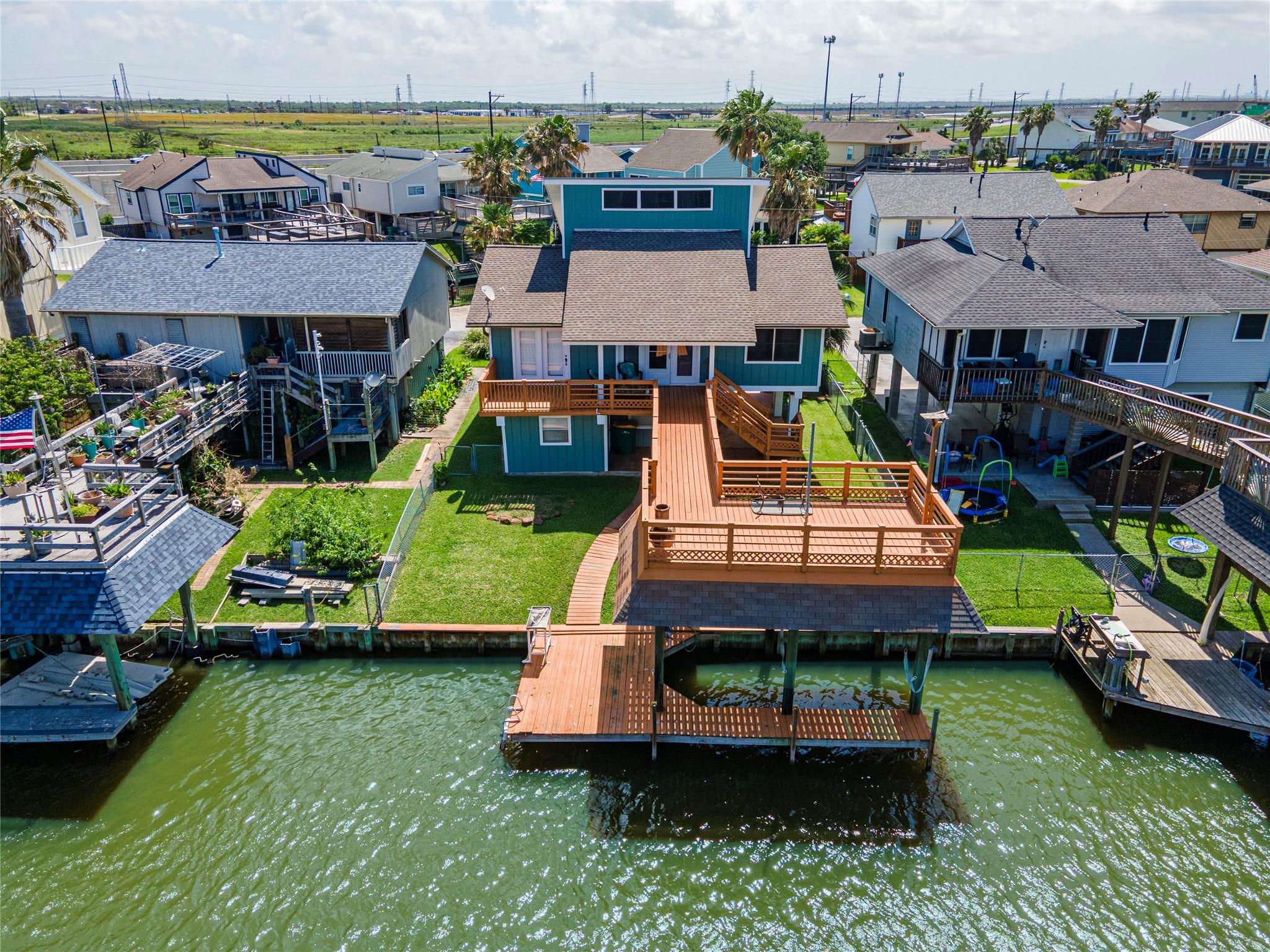 3 N Pelican Street — photo