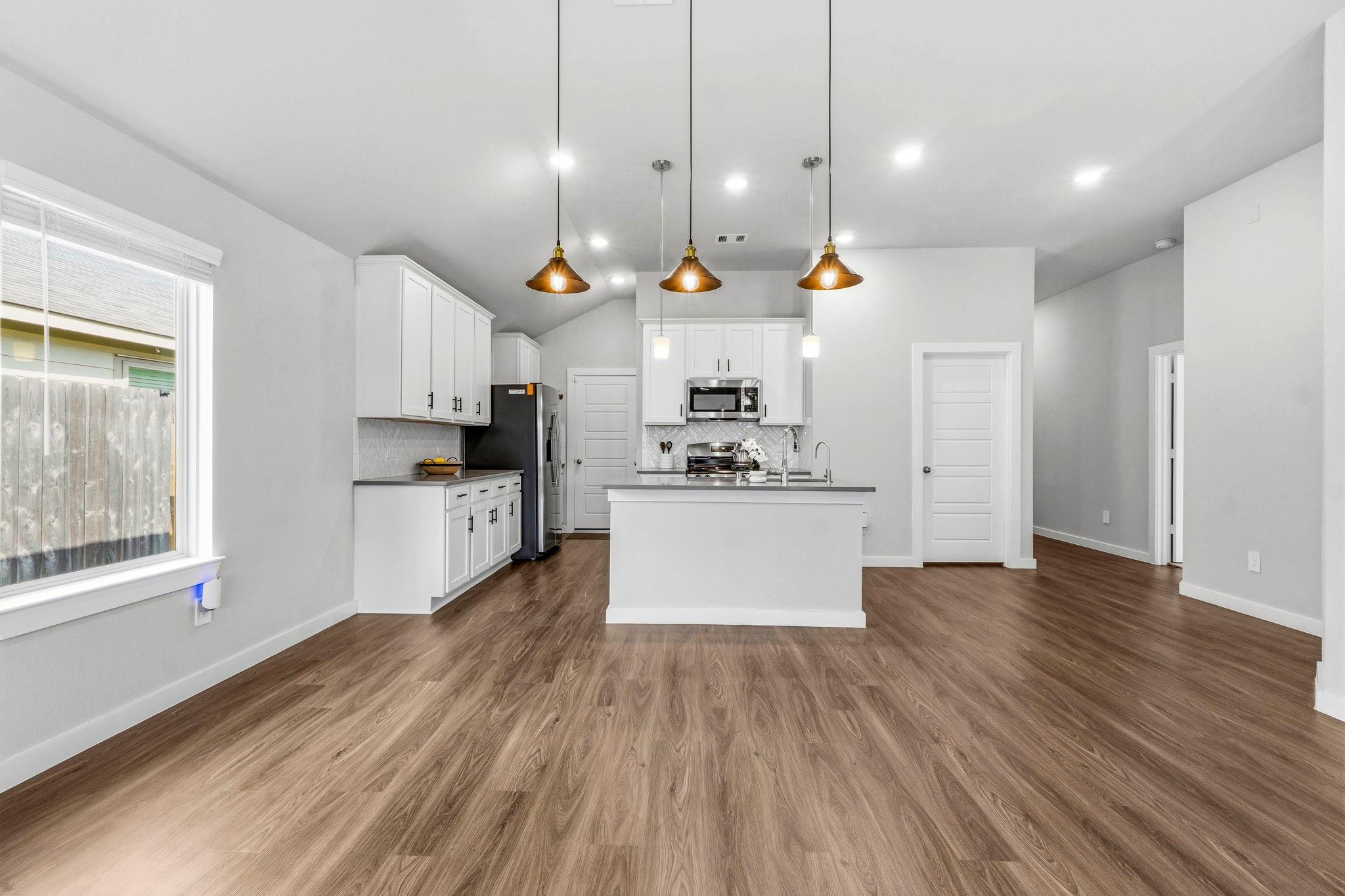 22235 Cardinal Crest Lane — photo