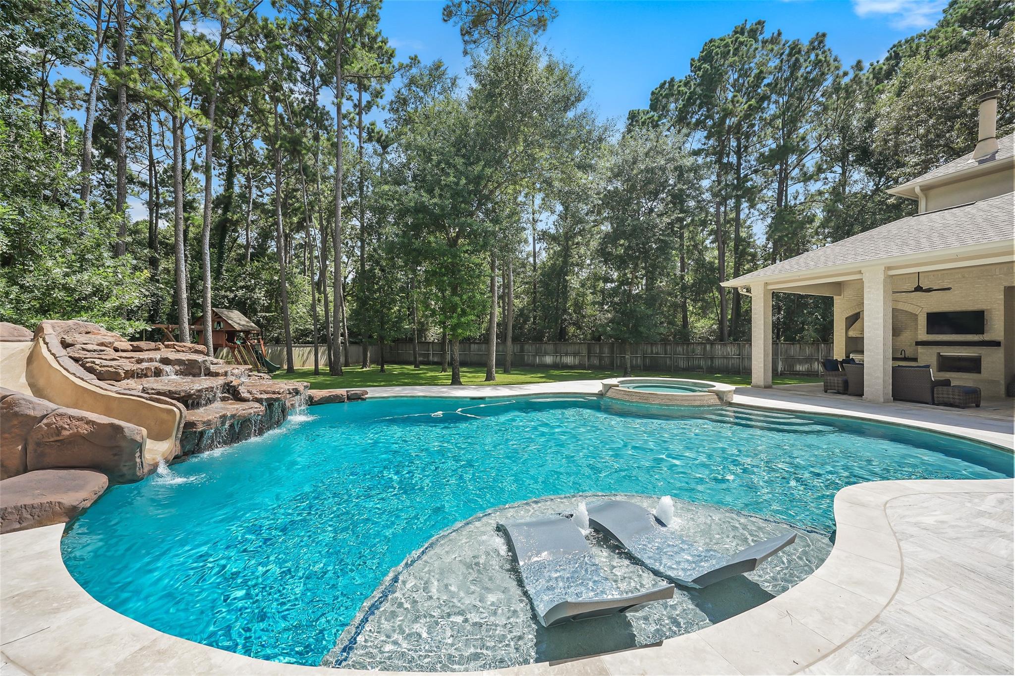 19 Harmony Links Place, The Woodlands, TX 77382 — photo 3