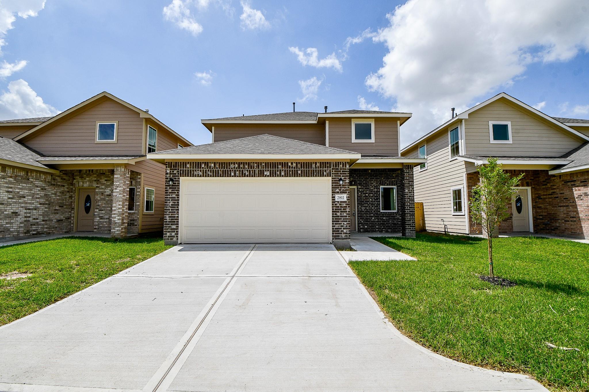 2811 Topiary Lane — photo