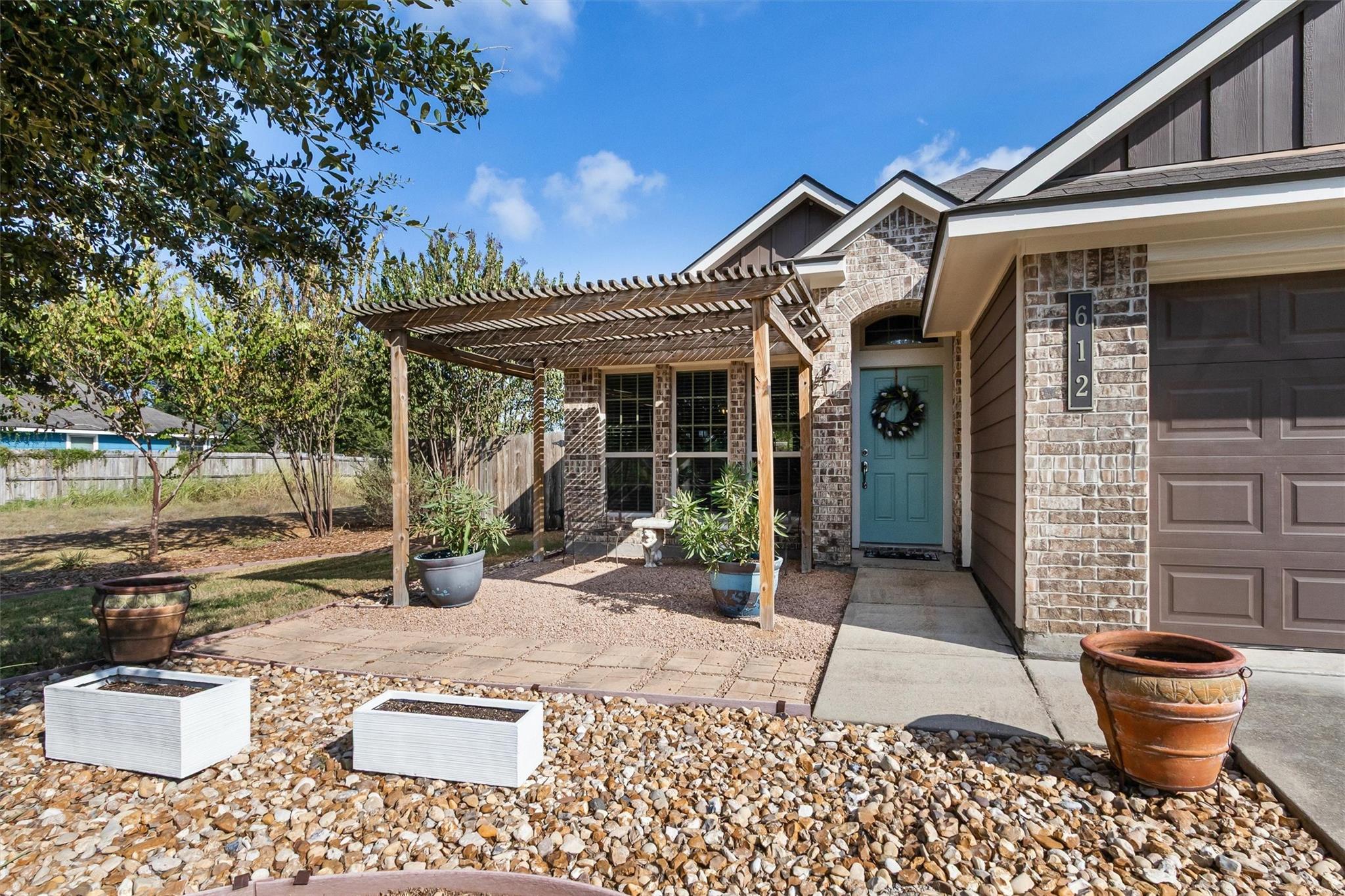 612 Heritage Drive — photo