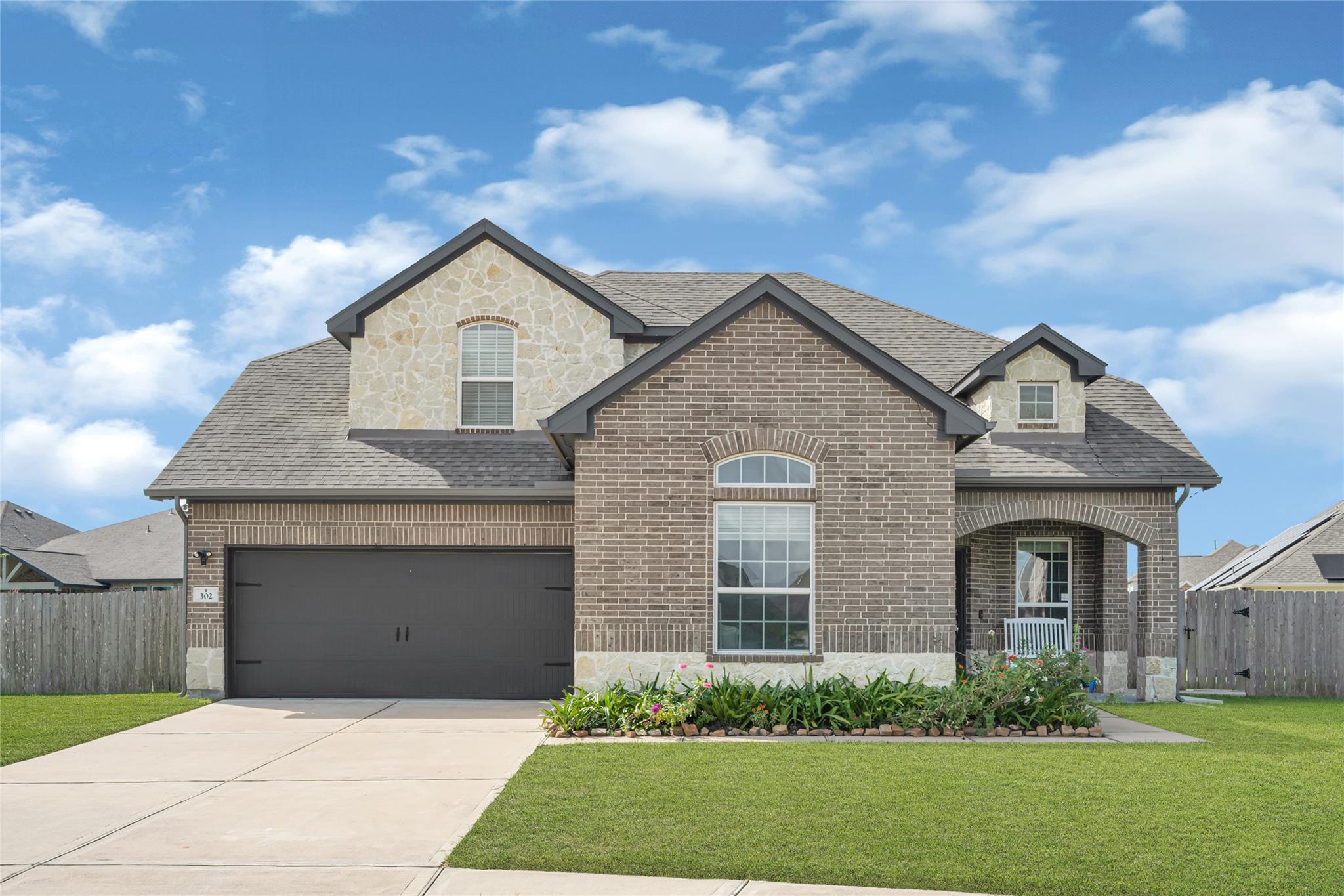302 Vineyard Court — photo