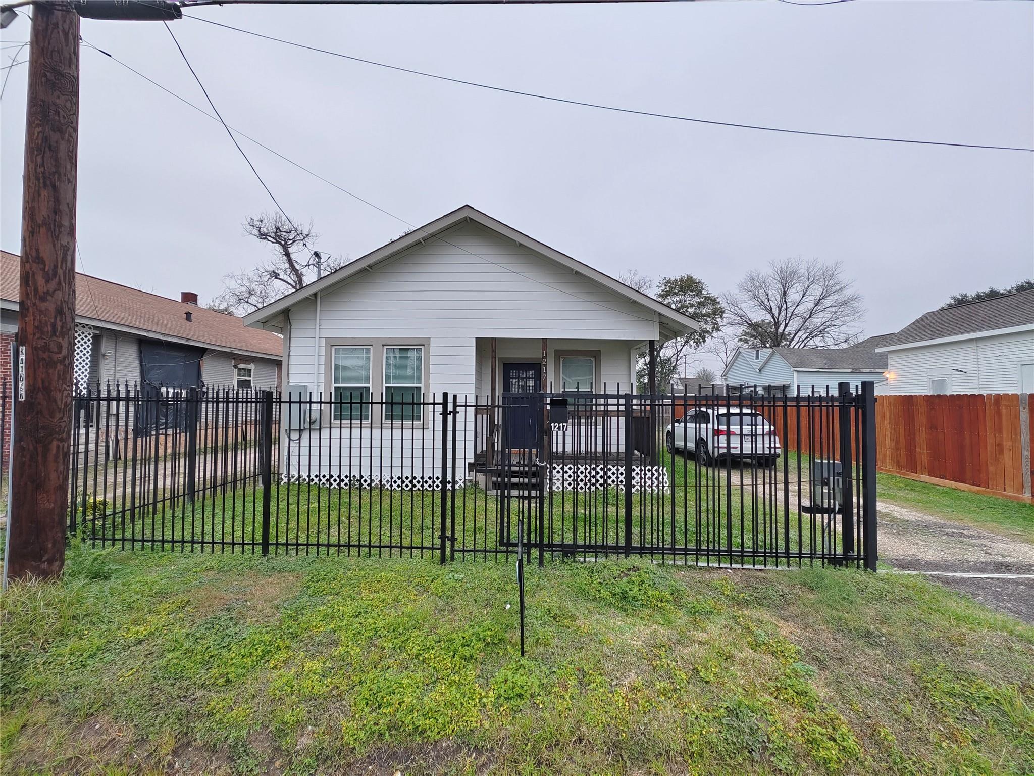 1217 Campbell Street — photo