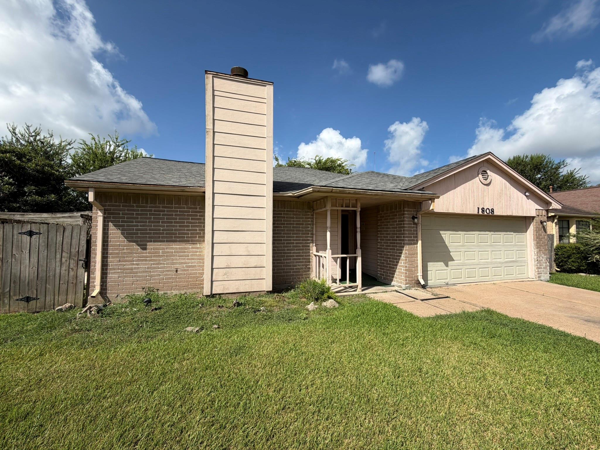 1808 Pinewood Park Drive — photo