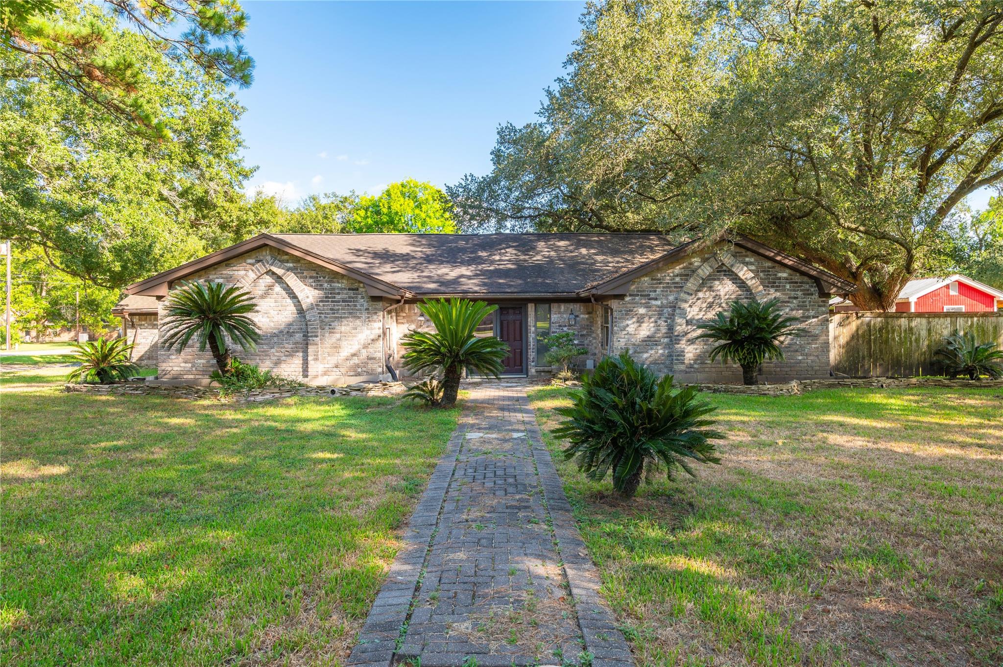 6903 Meadowlark Lane — photo